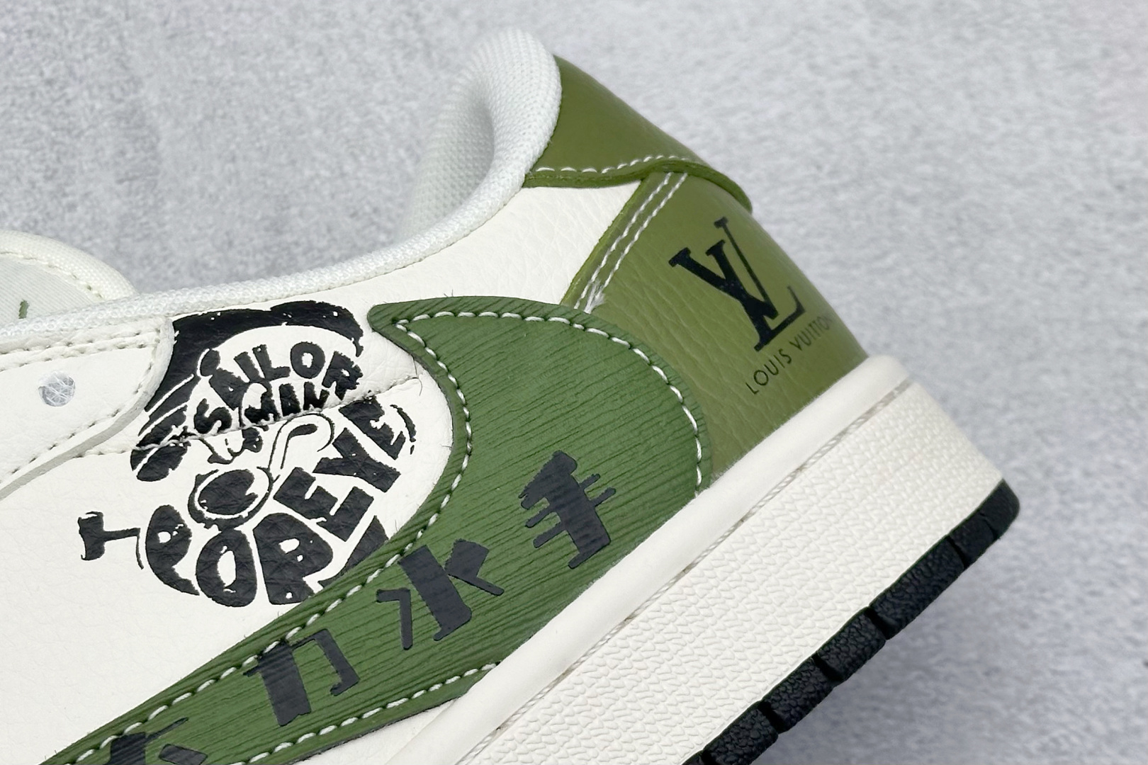 Travis Scott x Nike Air Jordan 1 Low x Louis VuittAir Jordan 1 Low 反转灰白绿小勾倒钩 HS8068-062