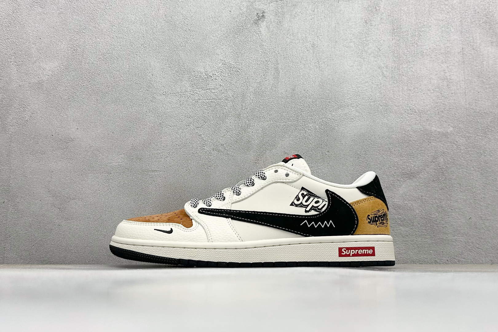 Travis Scott x Nike Air Jordan 1 Low x Supreme Air Jordan 1 Low 反转白棕小勾满天星倒钩 HS8068-059