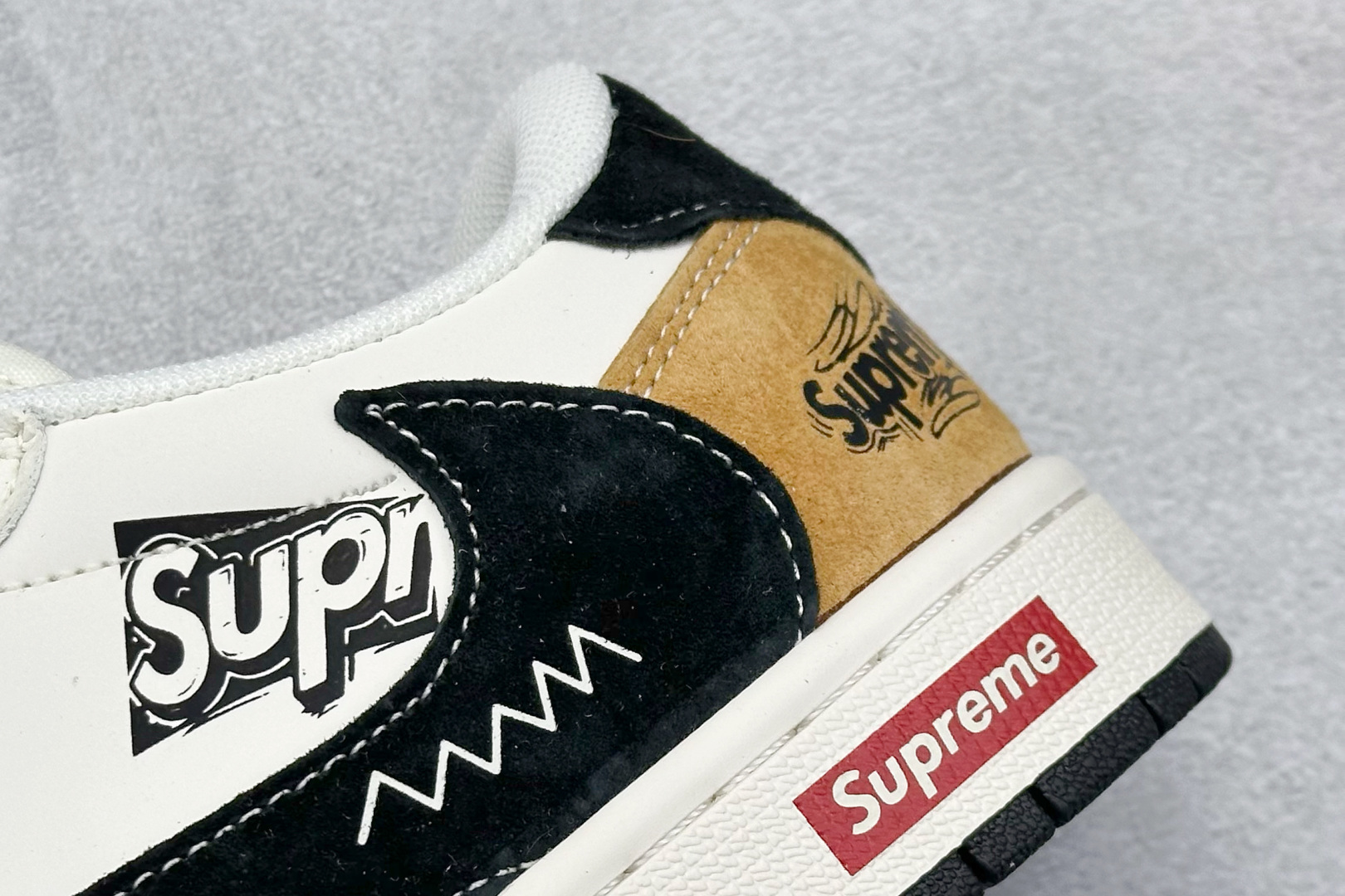Travis Scott x Nike Air Jordan 1 Low x Supreme Air Jordan 1 Low 反转白棕小勾满天星倒钩 HS8068-059
