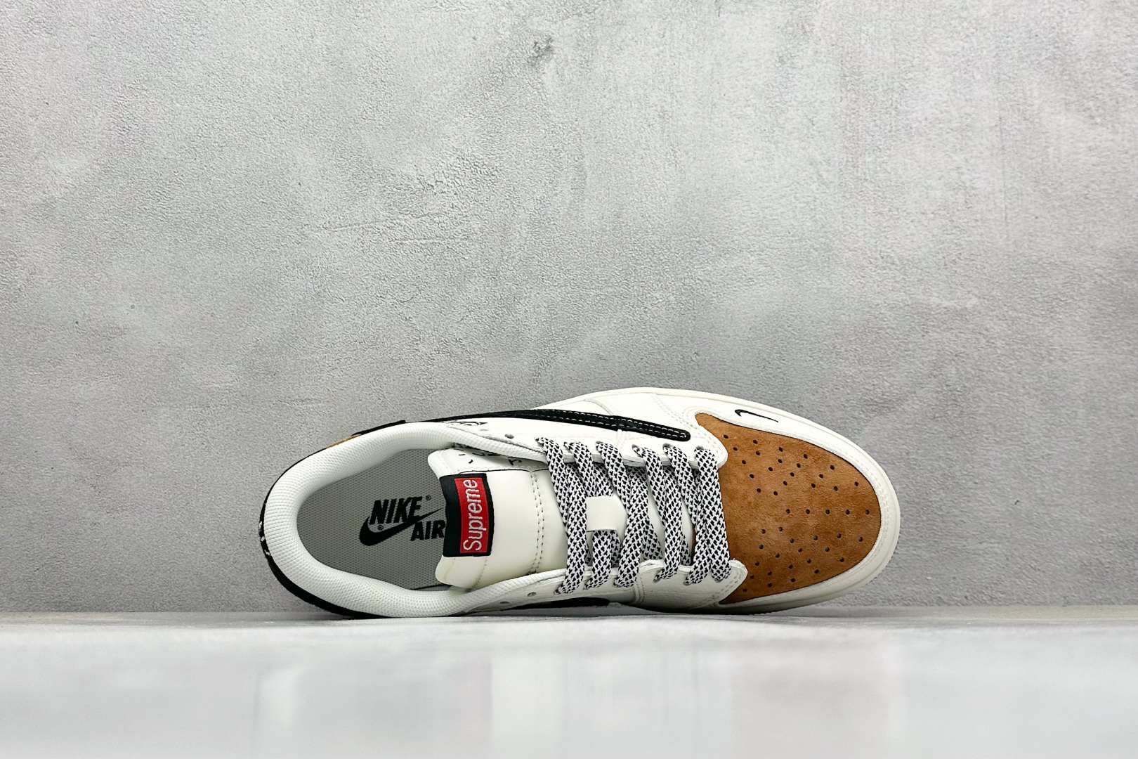 Travis Scott x Nike Air Jordan 1 Low x Supreme Air Jordan 1 Low 反转白棕小勾满天星倒钩 HS8068-059