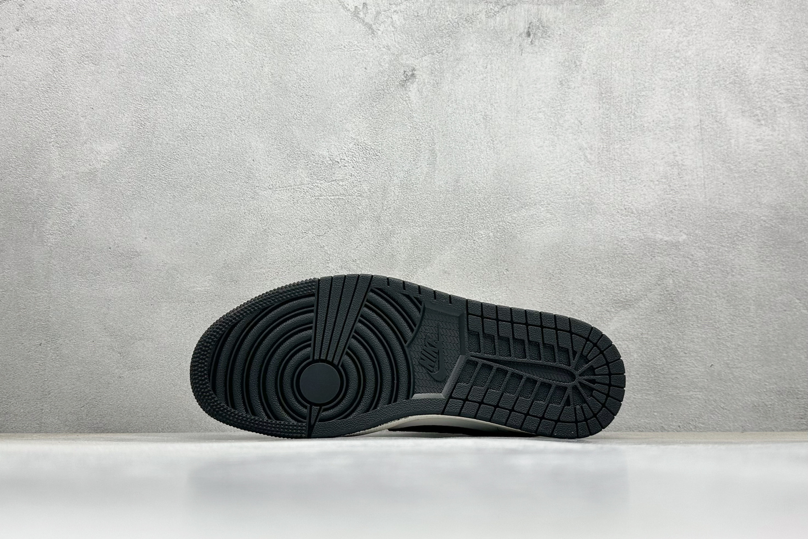 Travis Scott x Nike Air Jordan 1 Low x Supreme Air Jordan 1 Low 反转白棕小勾满天星倒钩 HS8068-059