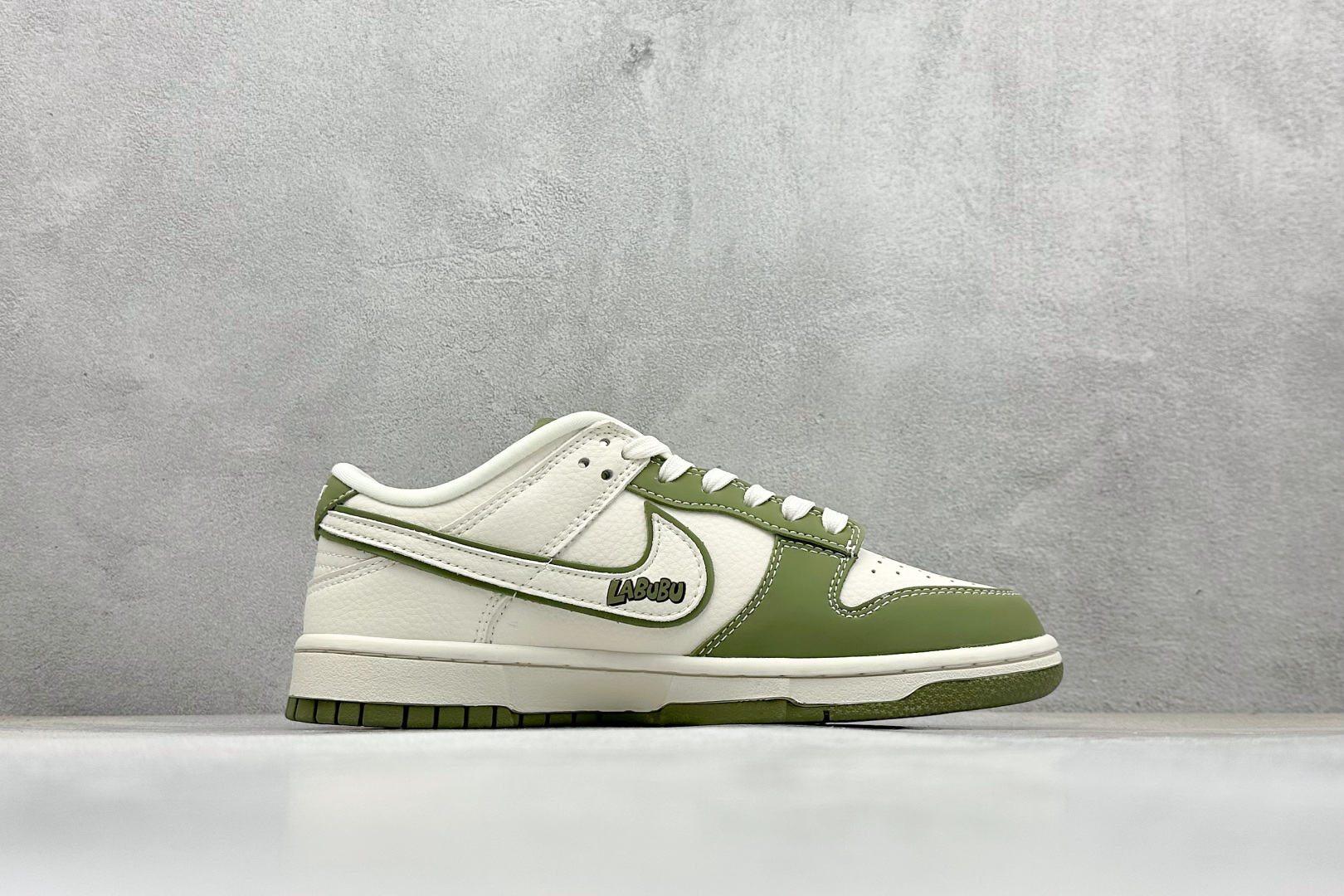 NIKE SB Dunk Low RETRO x LABUBU 绿白 DS6608-008