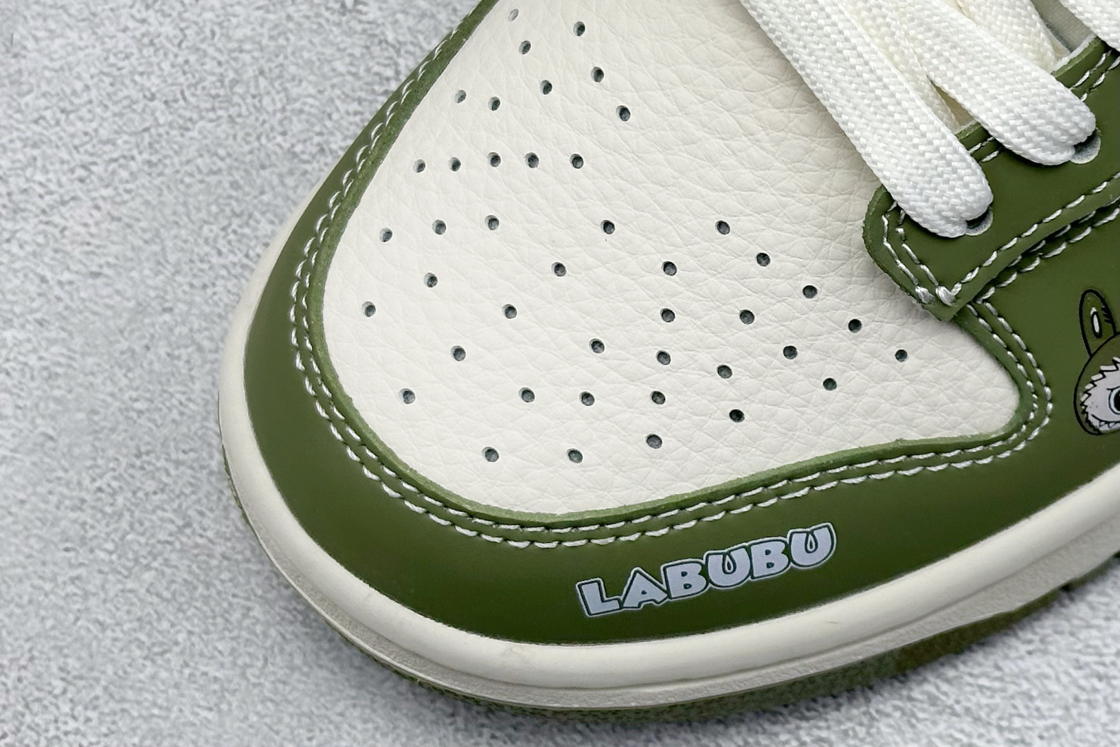 NIKE SB Dunk Low RETRO x LABUBU 绿白 DS6608-008