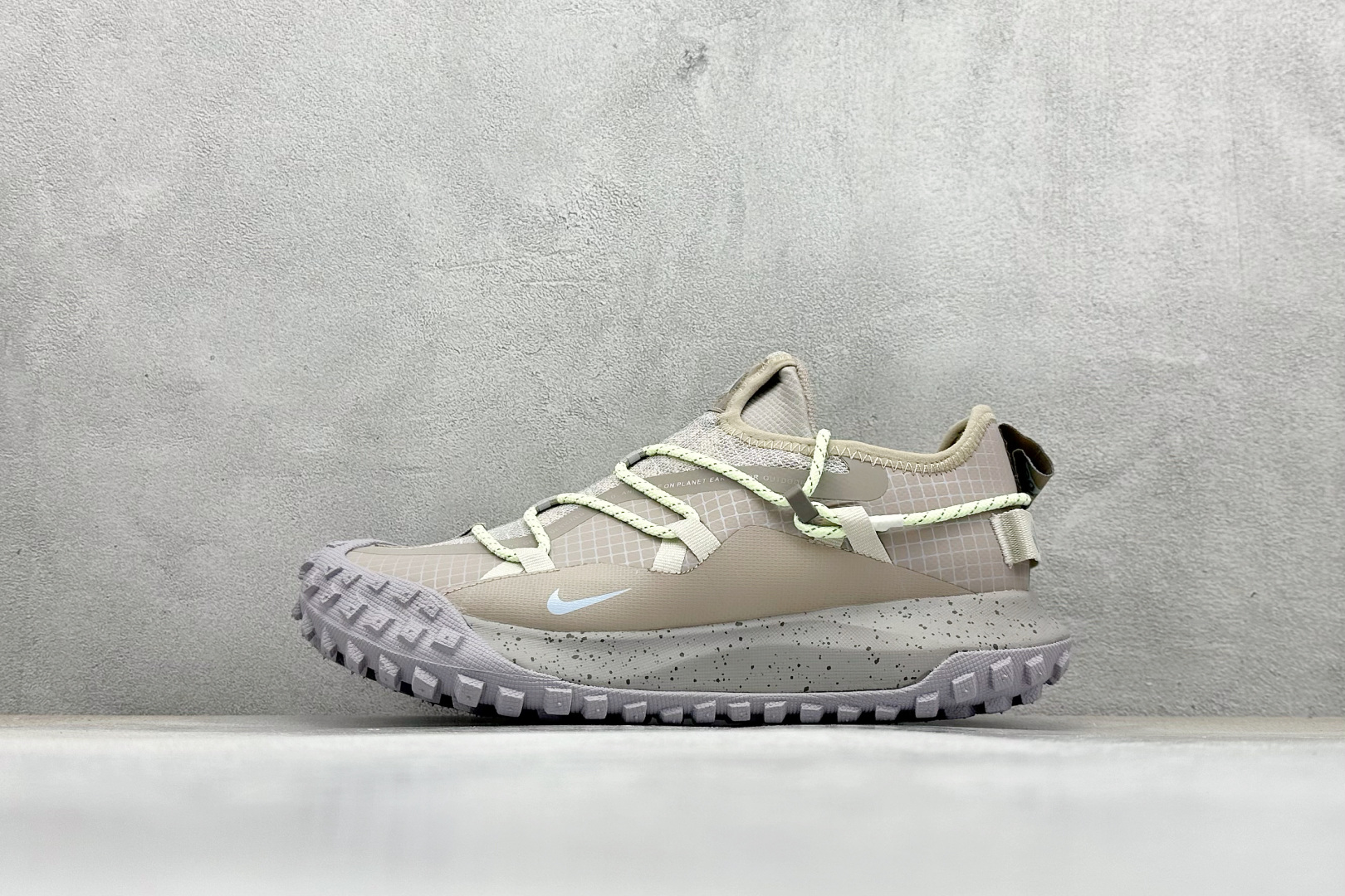  放店私
ACG MOUNTAIN LOW GTX SE 复古潮流户外登山鞋防水慢跑鞋 
全新来袭 该款