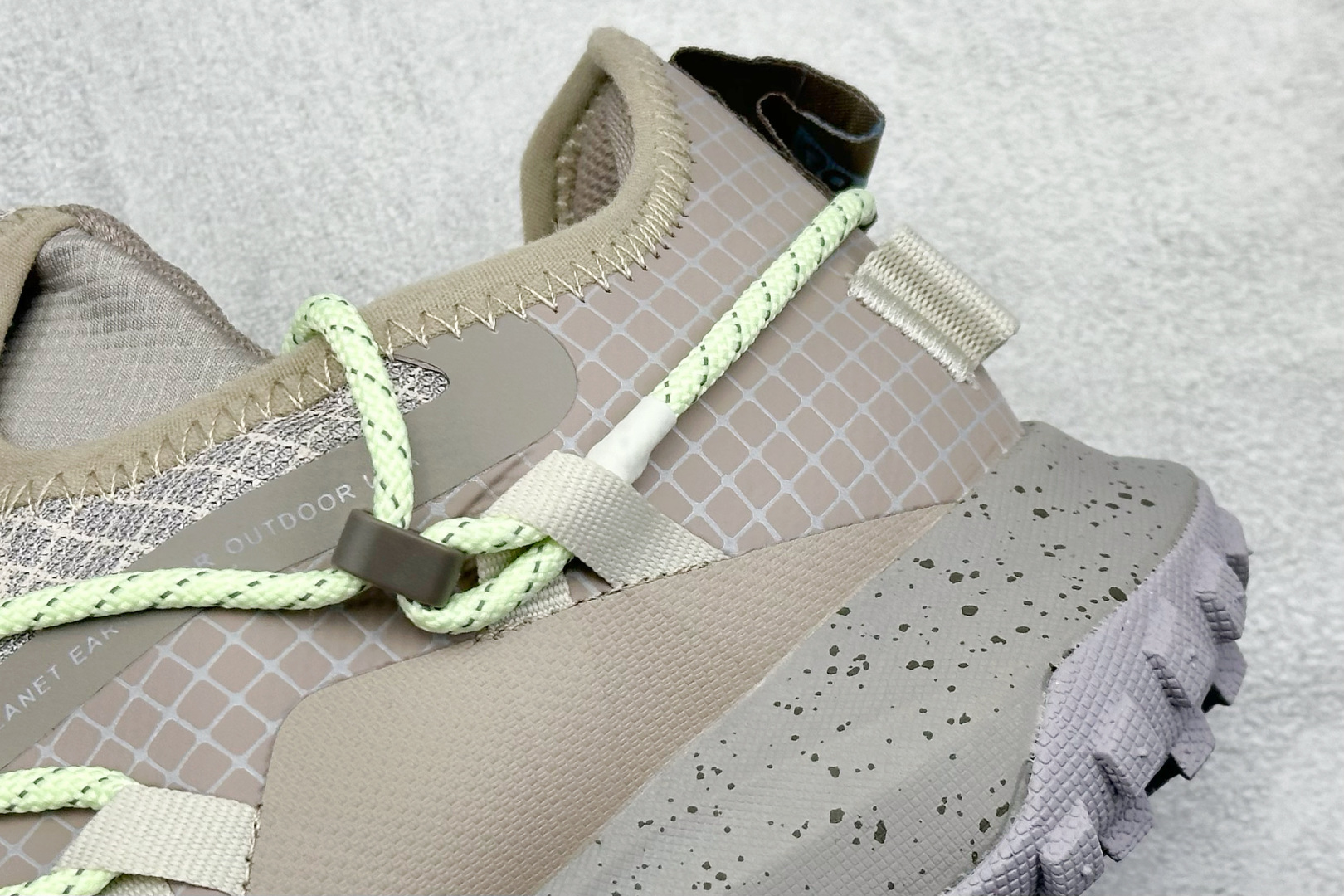  放店私
ACG MOUNTAIN LOW GTX SE 复古潮流户外登山鞋防水慢跑鞋 
全新来袭 该款