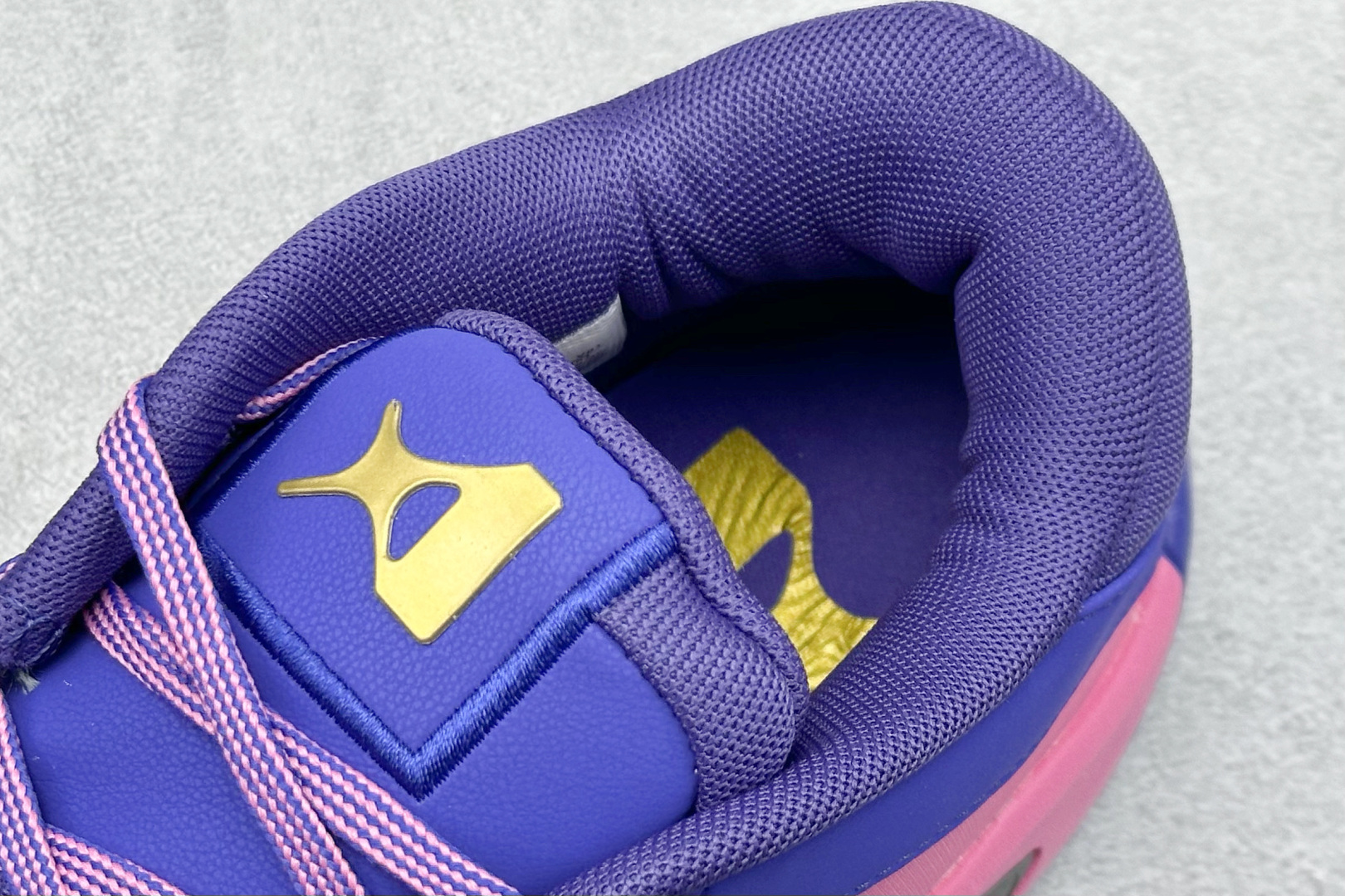 220 GJR版 Nike A'One 威尔逊 舒适百搭防滑耐磨低帮篮球鞋  HF7001-500