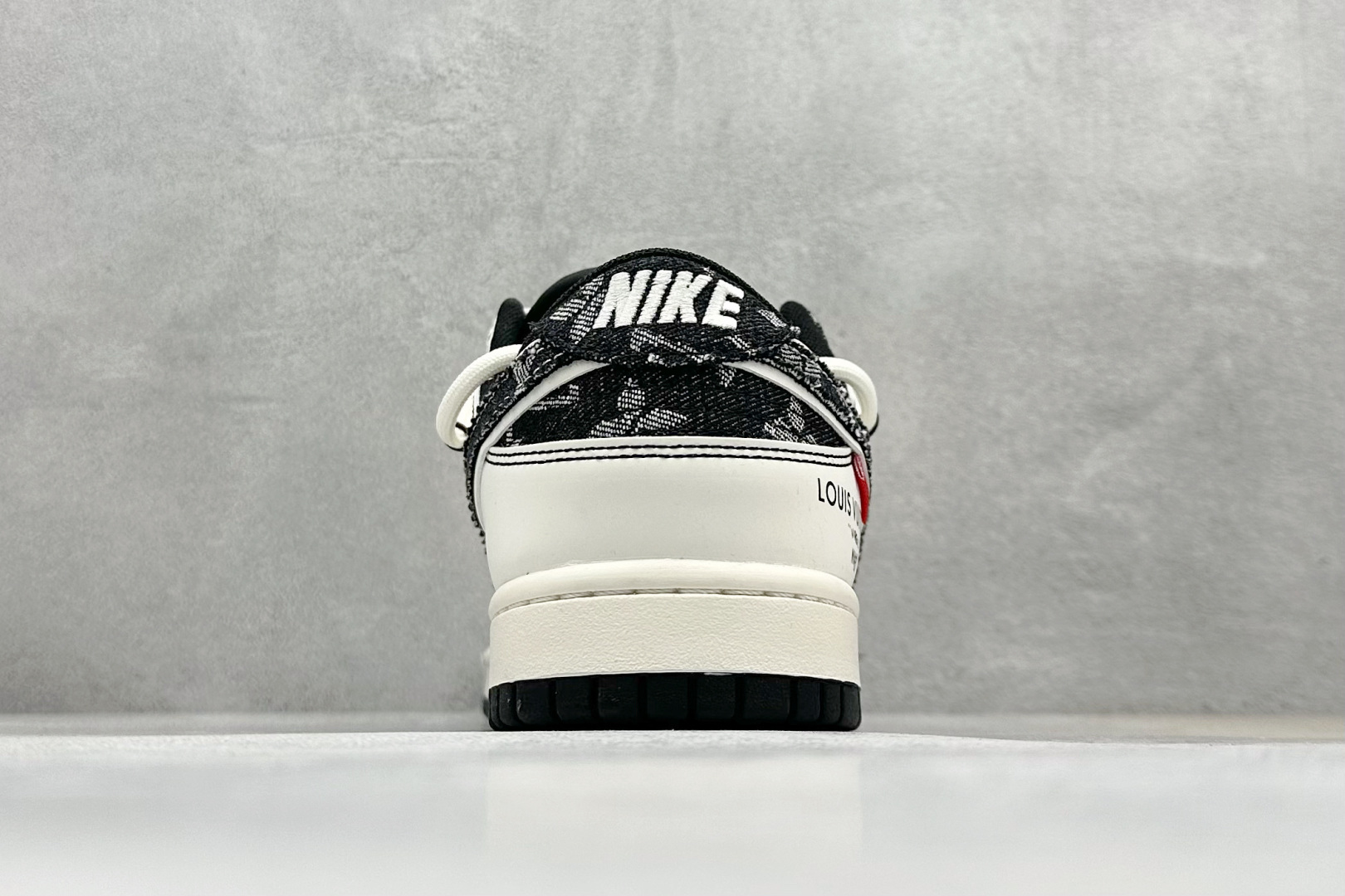XC版Nike SB Dunk Low LV联名 黑帆布抽绳 低帮休闲板鞋 YX5066-380