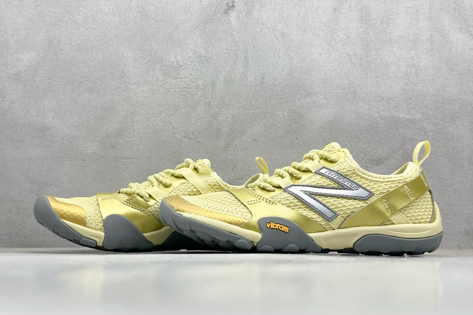 200 XC版New Balance NB MT10O 舒适时尚 减震耐磨 低帮 生活休闲鞋  MT10OMB
