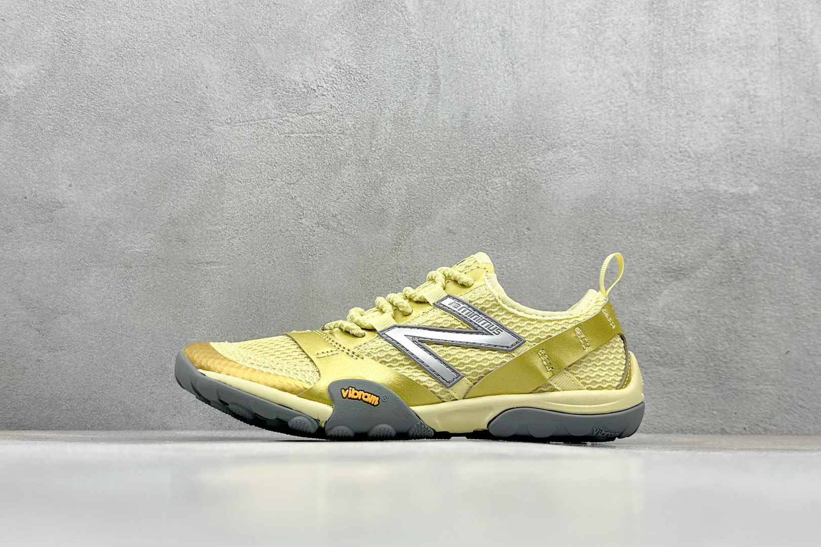 200 XC版New Balance NB MT10O 舒适时尚 减震耐磨 低帮 生活休闲鞋  MT10OMB