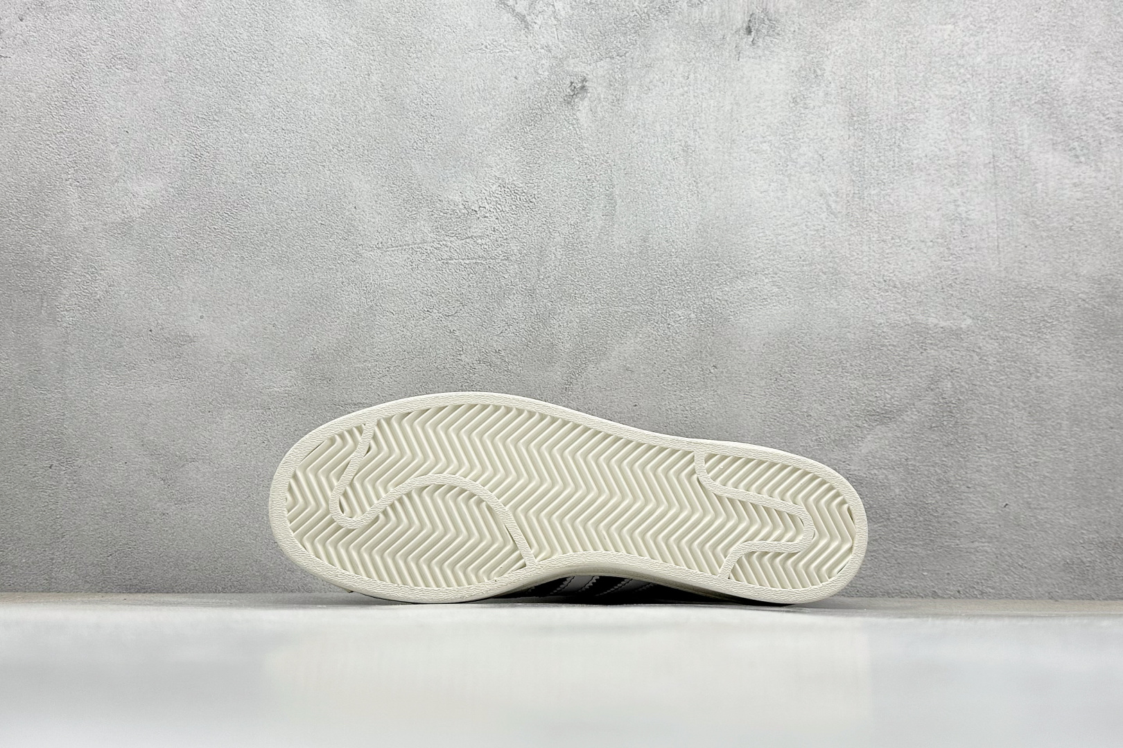 220 AD Originals Superstar x Louis Vuitt红白 DS0021