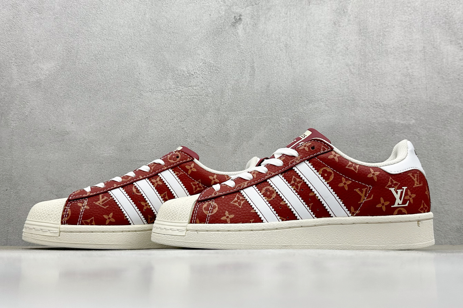 220 AD Originals Superstar x Louis Vuitt红白 DS0021