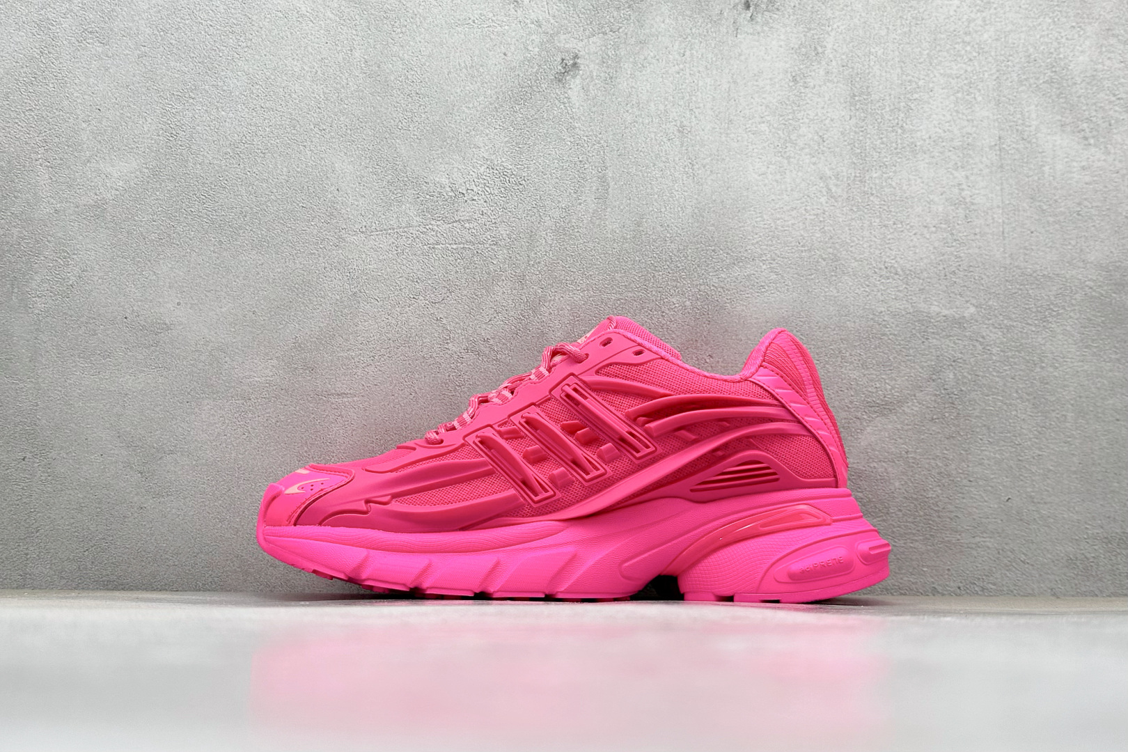 300 AdidOriginals Adistar Jellyfish 阿迪复古舒适防滑减震运动鞋 IG6936