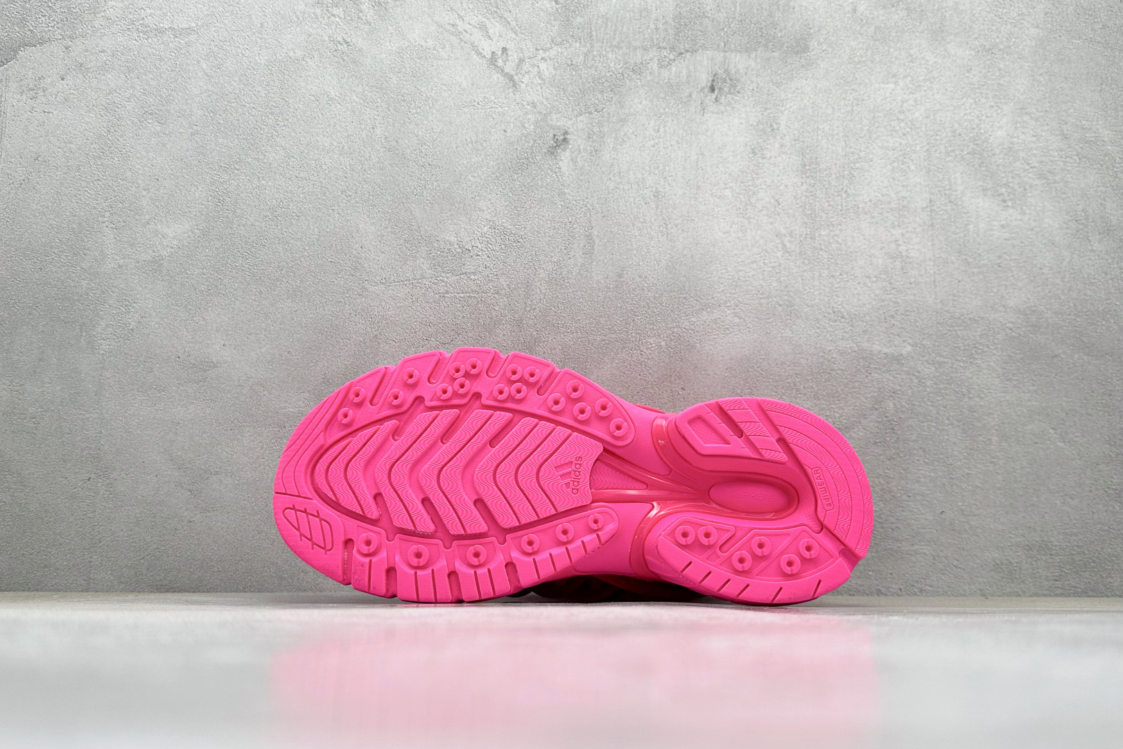 300 AdidOriginals Adistar Jellyfish 阿迪复古舒适防滑减震运动鞋 IG6936