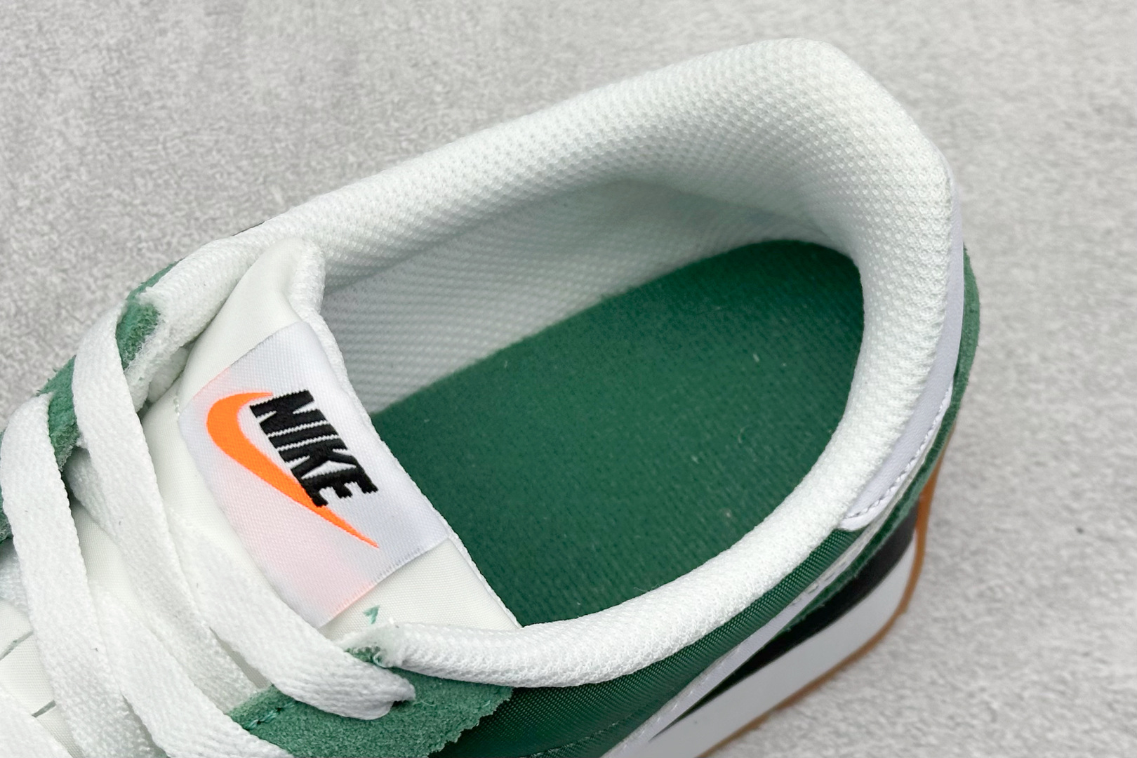 140 GX版Nike Classic Cortez Leather 阿甘跑鞋  HQ2052-300