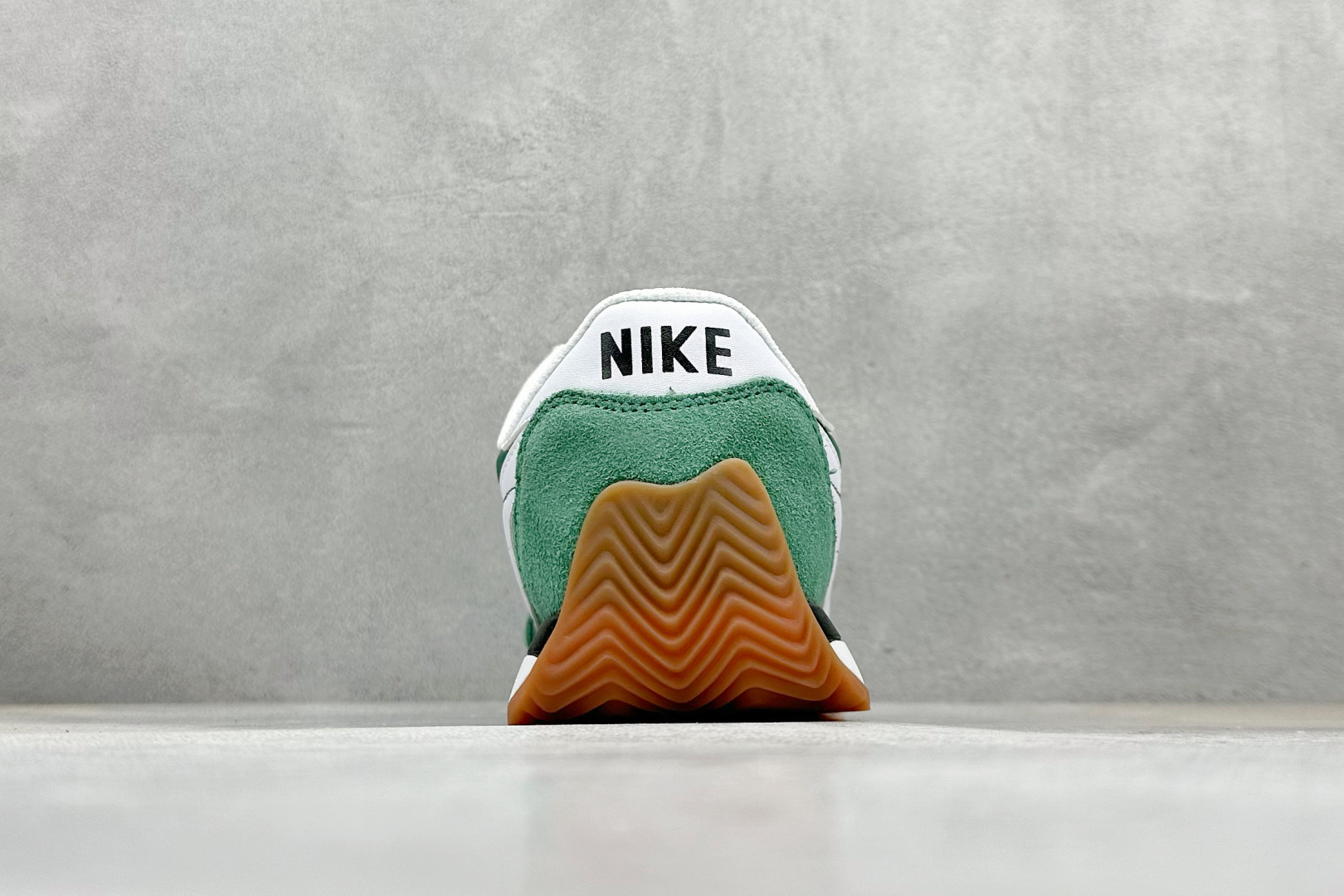 140 GX版Nike Classic Cortez Leather 阿甘跑鞋  HQ2052-300