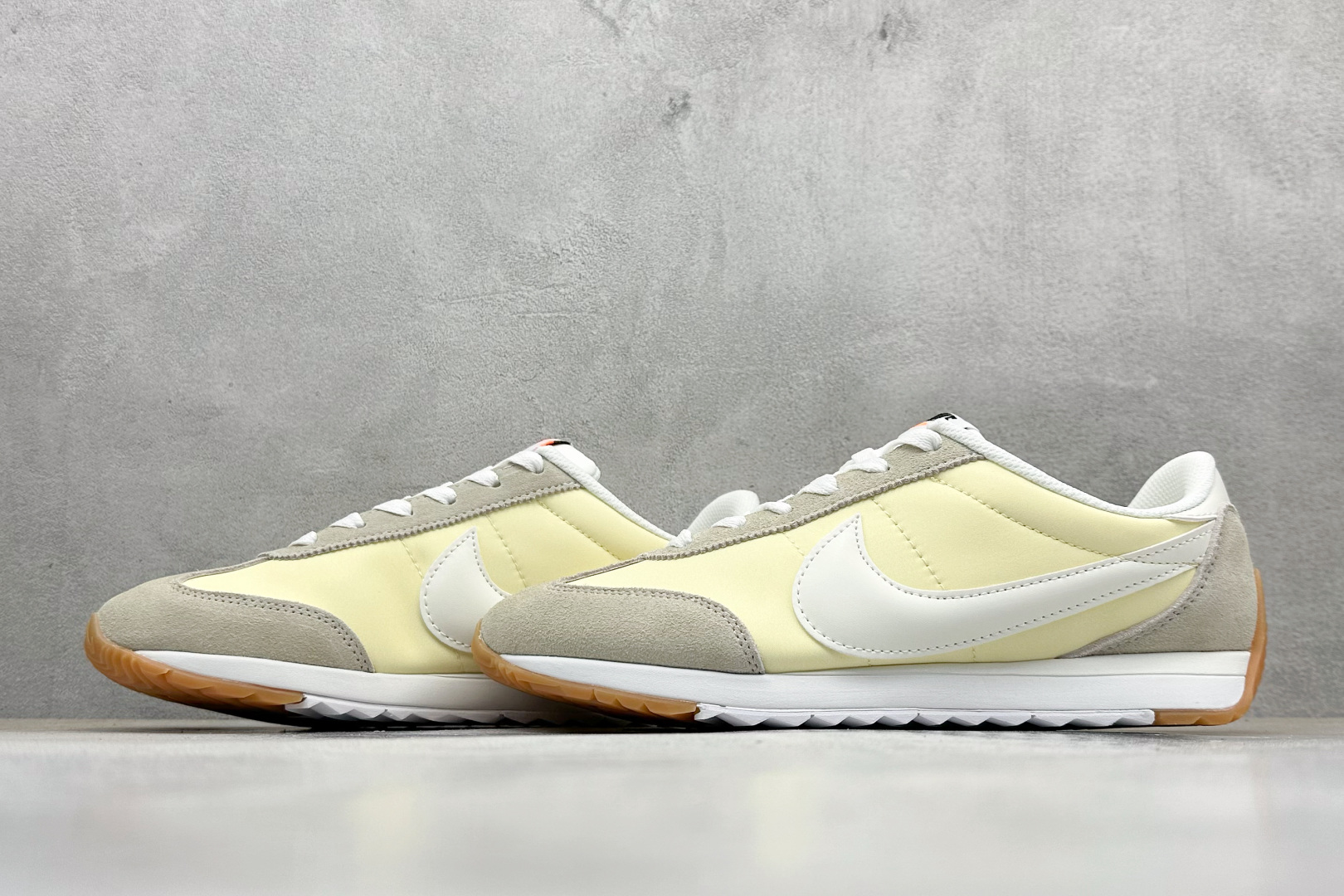 140 GX版Nike Classic Cortez Leather 阿甘跑鞋  HM4771-104