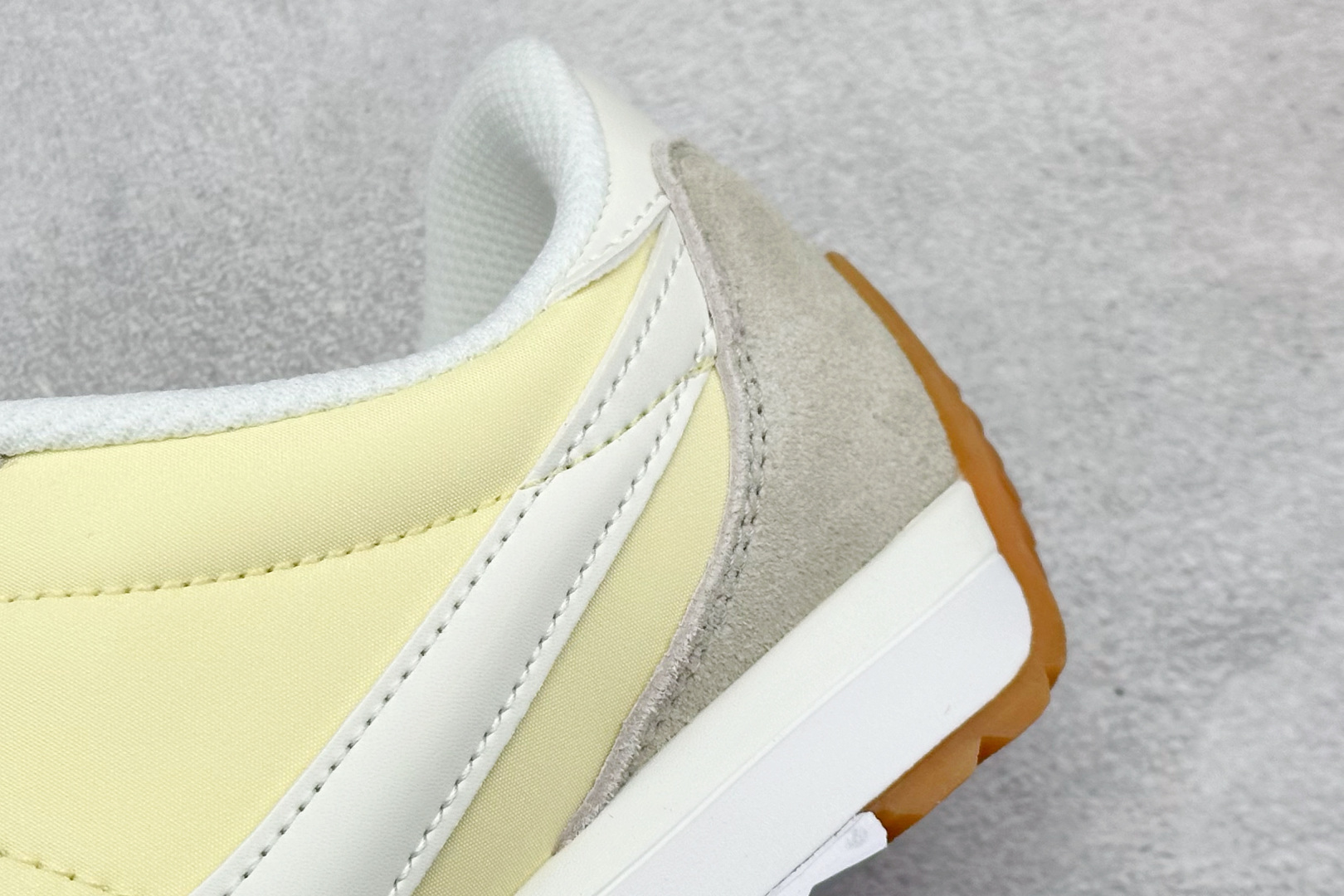 140 GX版Nike Classic Cortez Leather 阿甘跑鞋  HM4771-104