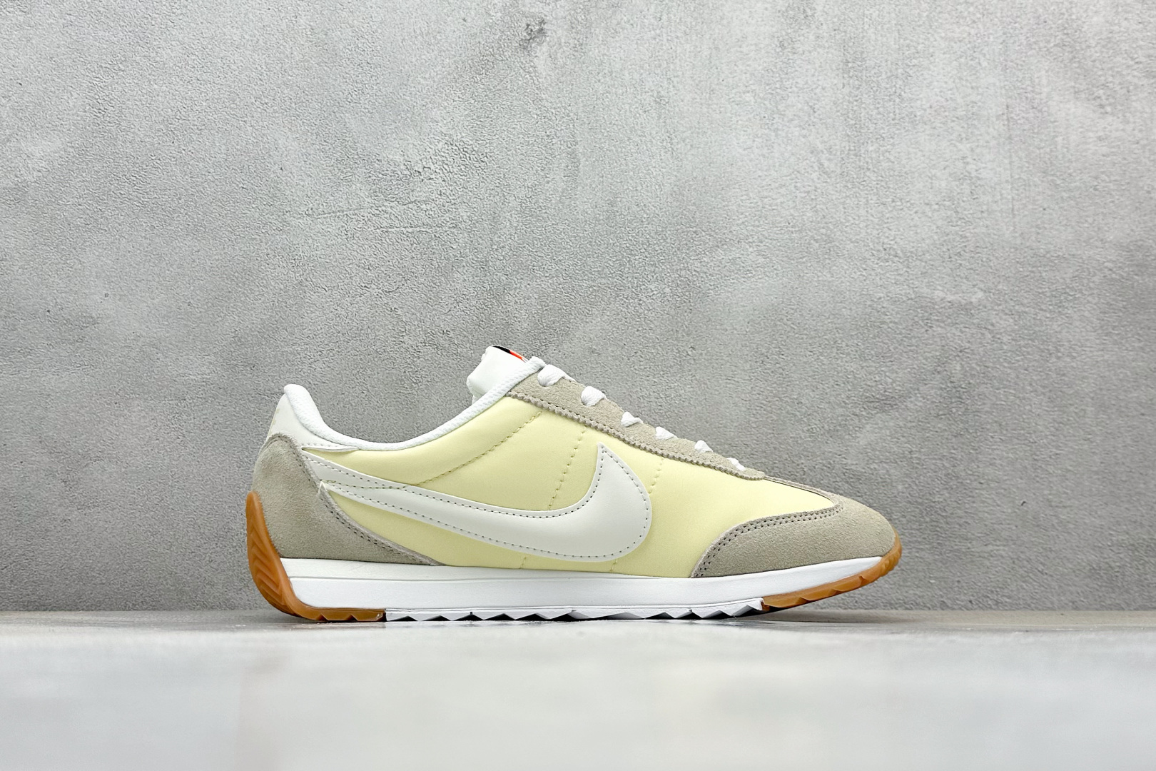 140 GX版Nike Classic Cortez Leather 阿甘跑鞋  HM4771-104