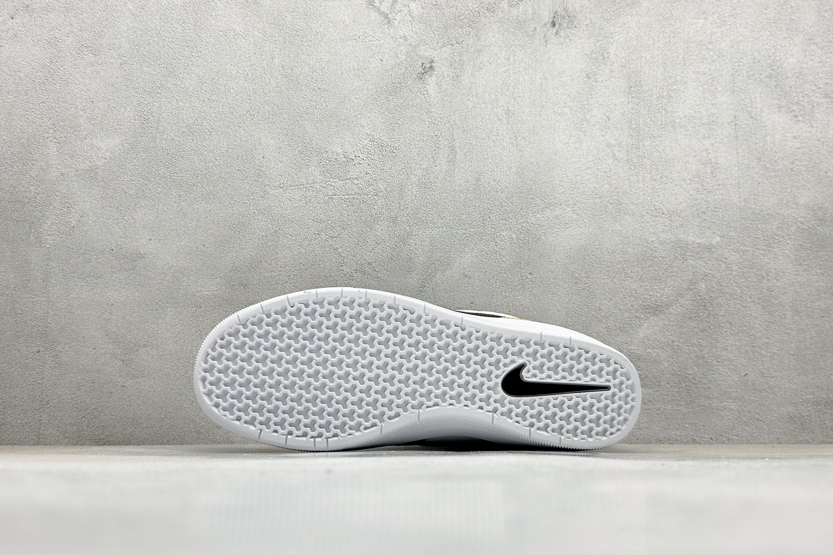 160 FS版 Nike SB Force 58 硫化杯底 传统篮球风格 Nike SB Force 58 男/女滑板鞋 DV5477-700