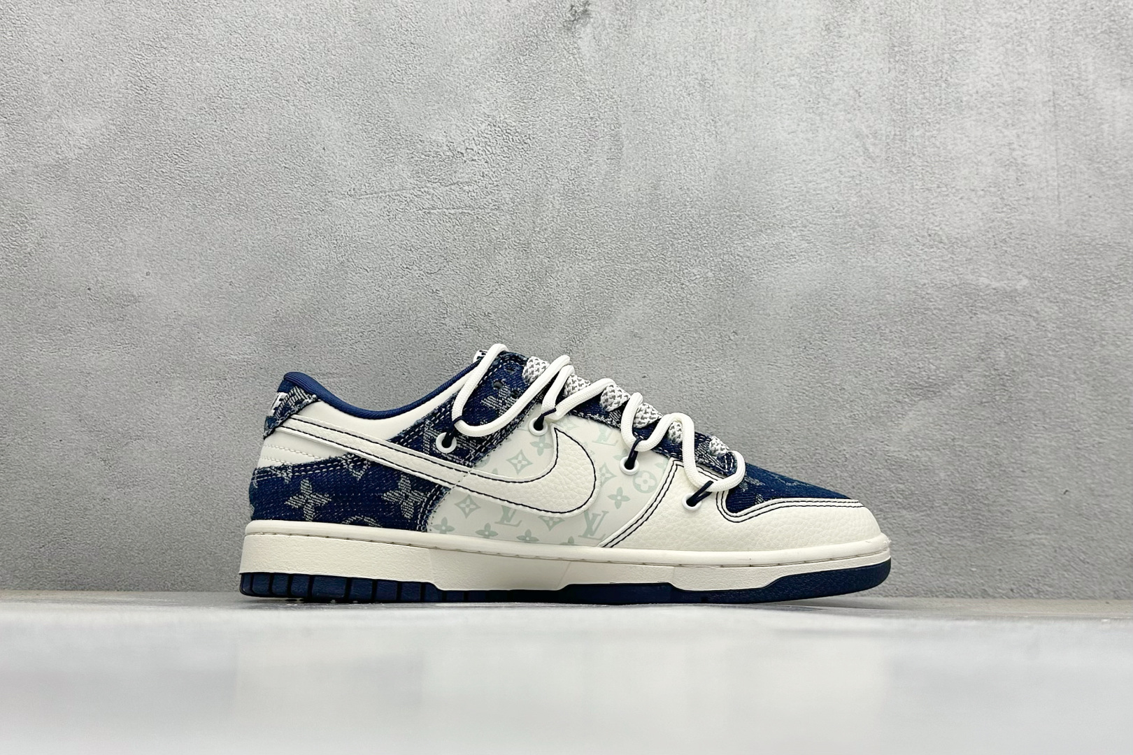 300 XC版Nike SB Dunk Low LV联名 蓝暗花抽绳  低帮休闲板鞋  YX5066-376