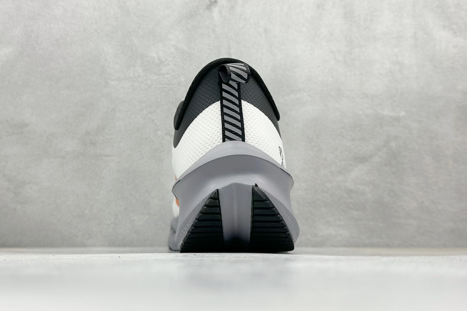 200 NIKE ZOOM PLUS 全新跑鞋  CK4318-154
