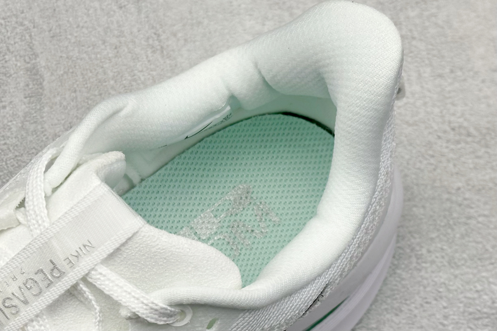 260 YH版Nike Air Zoom Pegasus Premium 耐克网面全掌气垫缓震跑鞋  HQ2593-103