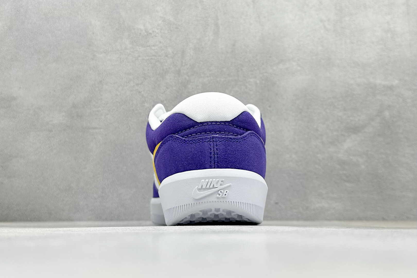 160 FS版 Nike SB Force 58 硫化杯底 传统篮球风格 Nike SB Force 58 男/女滑板鞋 DV5477-500