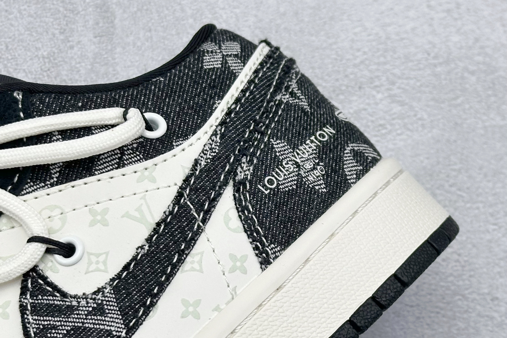 300 XC版Nike SB Dunk Low LV联名 黑暗花抽绳  低帮休闲板鞋  YX5066-383