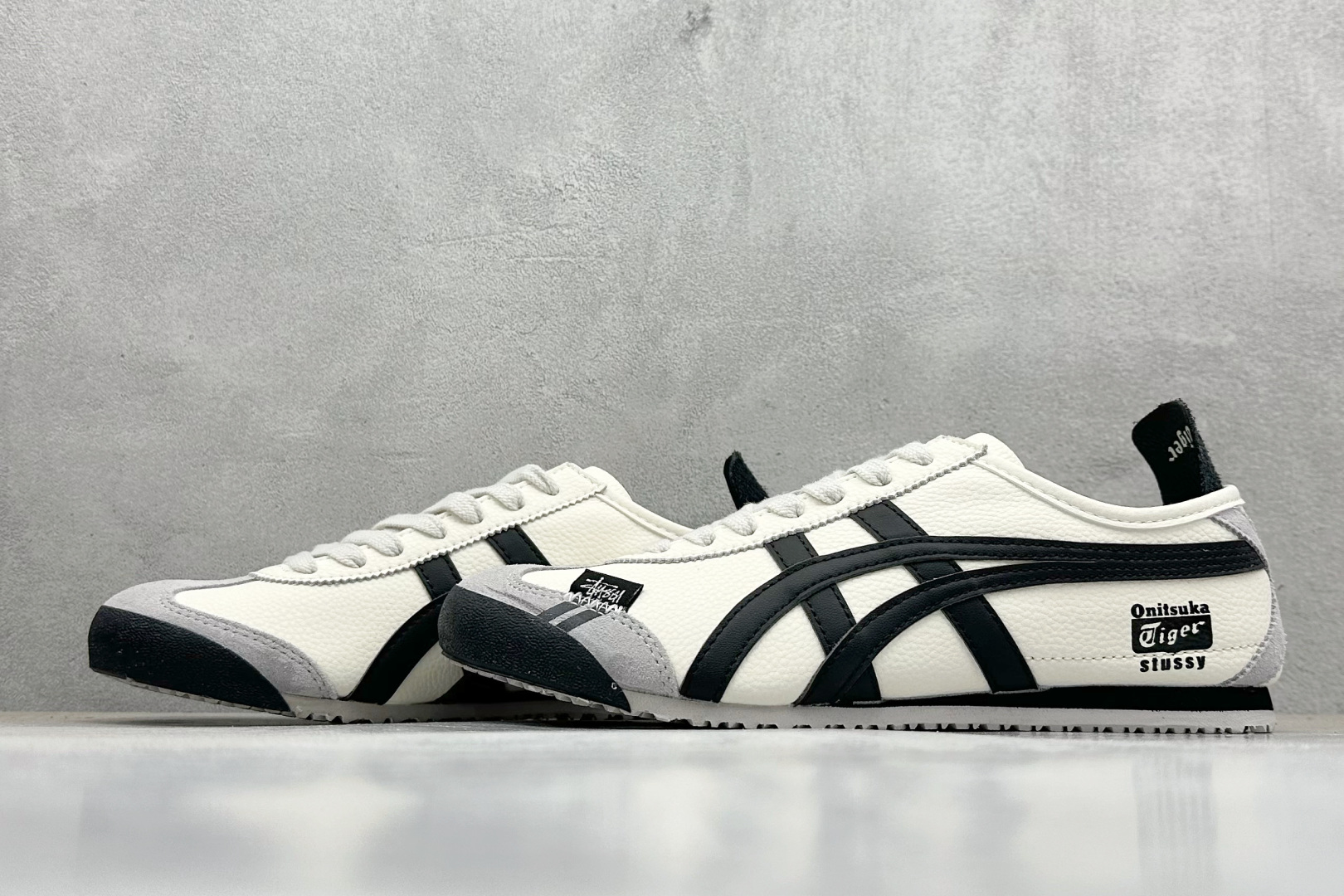  放店私
Onitsuka Tiger  Mexico 66® Paraty x Stussy 百搭单品