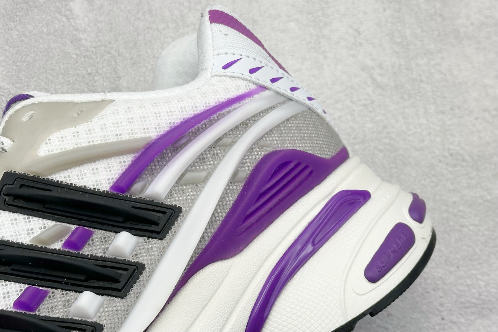  放店私
Adidas Originals Adistar Jellyfish 阿迪复古舒适防滑减震运动