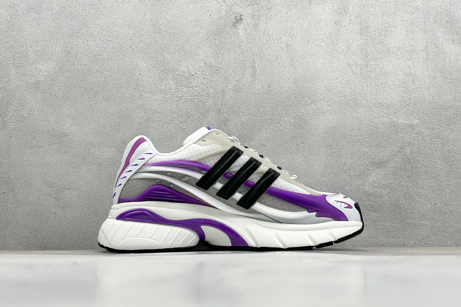  放店私
Adidas Originals Adistar Jellyfish 阿迪复古舒适防滑减震运动