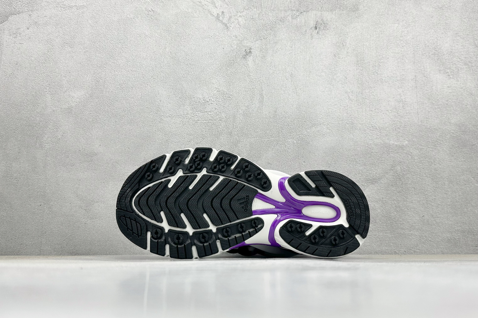 放店私
Adidas Originals Adistar Jellyfish 阿迪复古舒适防滑减震运动