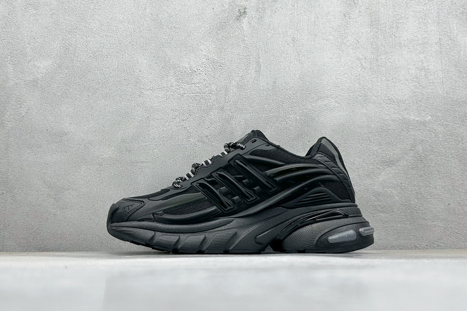  放店私
Adidas Originals Adistar Jellyfish 阿迪复古舒适防滑减震运动