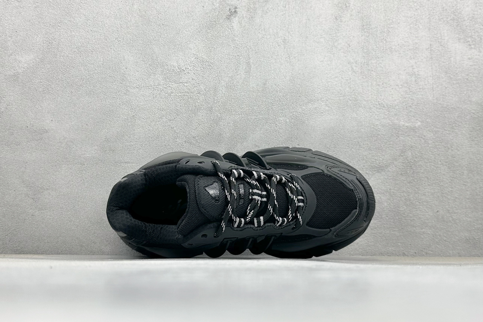  放店私
Adidas Originals Adistar Jellyfish 阿迪复古舒适防滑减震运动