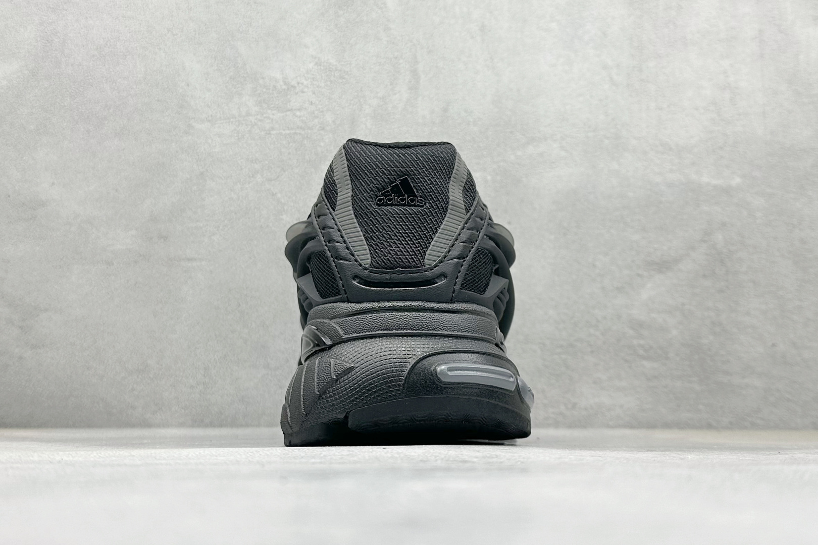  放店私
Adidas Originals Adistar Jellyfish 阿迪复古舒适防滑减震运动