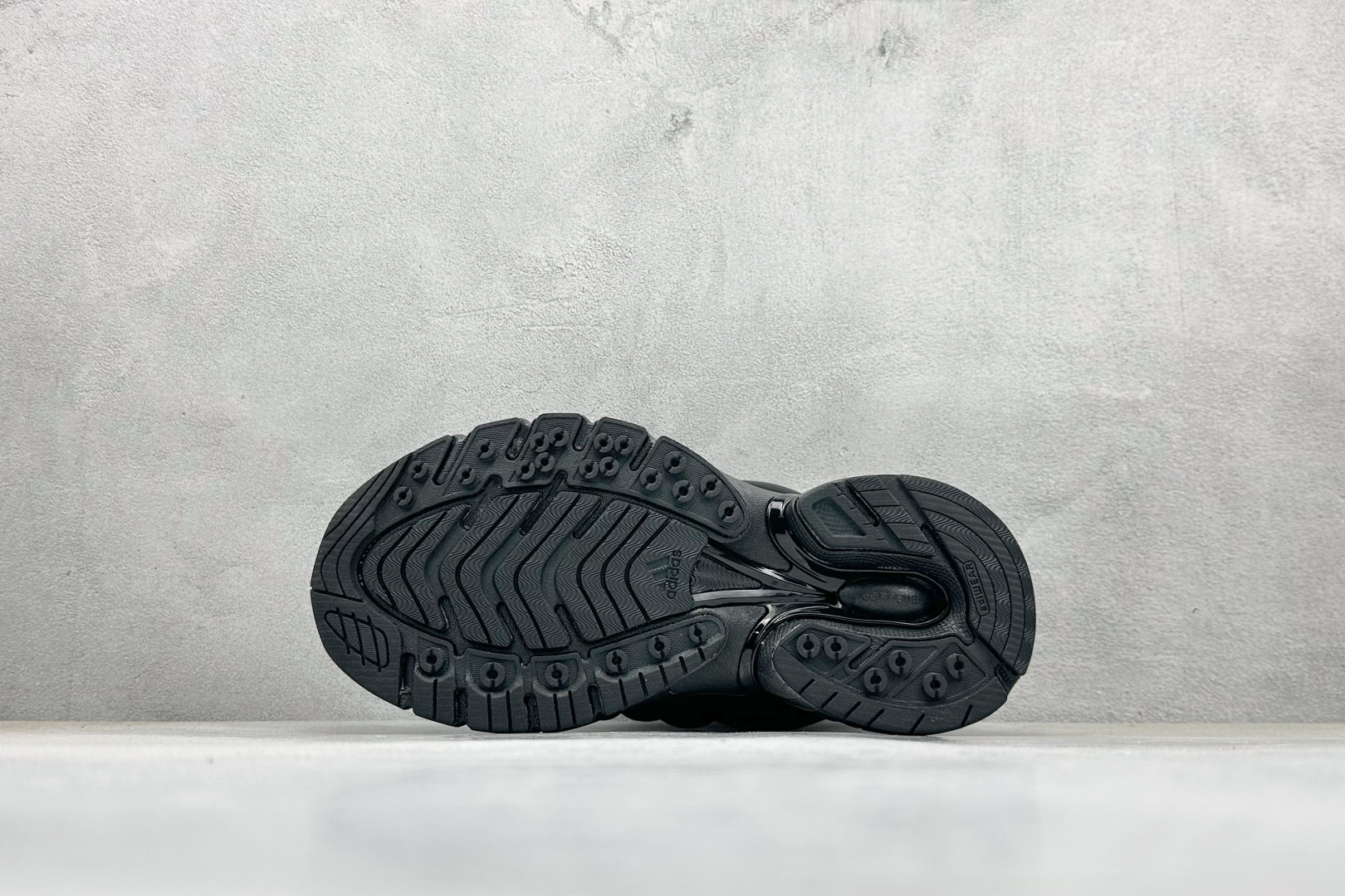  放店私
Adidas Originals Adistar Jellyfish 阿迪复古舒适防滑减震运动