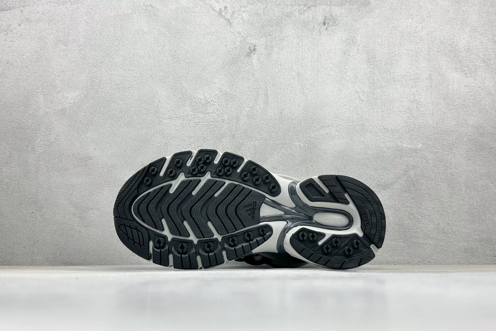  放店私
Adidas Originals Adistar Jellyfish 阿迪复古舒适防滑减震运动