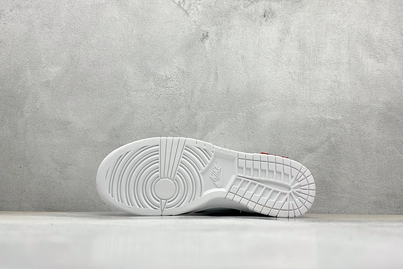240 Nike SB Dunk Low “路易威登LV联名---纯白lv印花” 高端定制 低帮休闲板鞋 DS6608-001