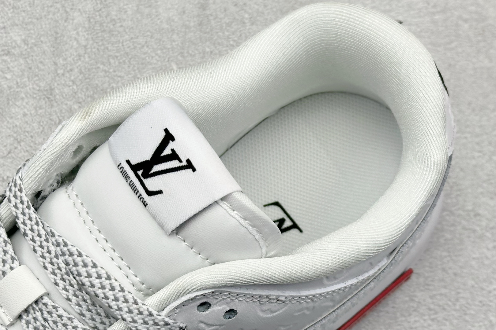 240 Nike SB Dunk Low “路易威登LV联名---纯白lv印花” 高端定制 低帮休闲板鞋 DS6608-001