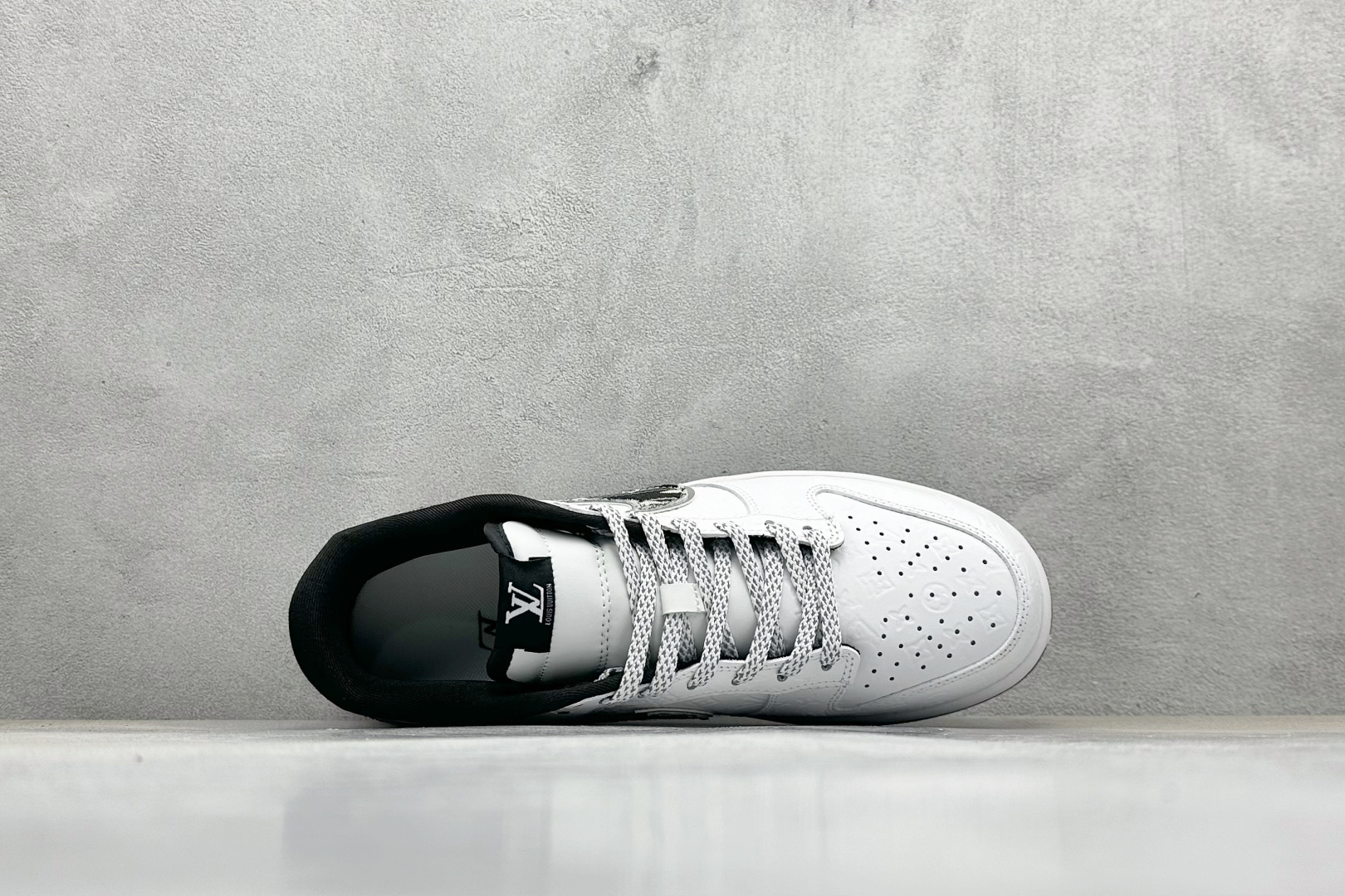 240 NIKE SB Dunk Low RETRO x Louis Vuitt白黑牛仔满印  DS6608-002