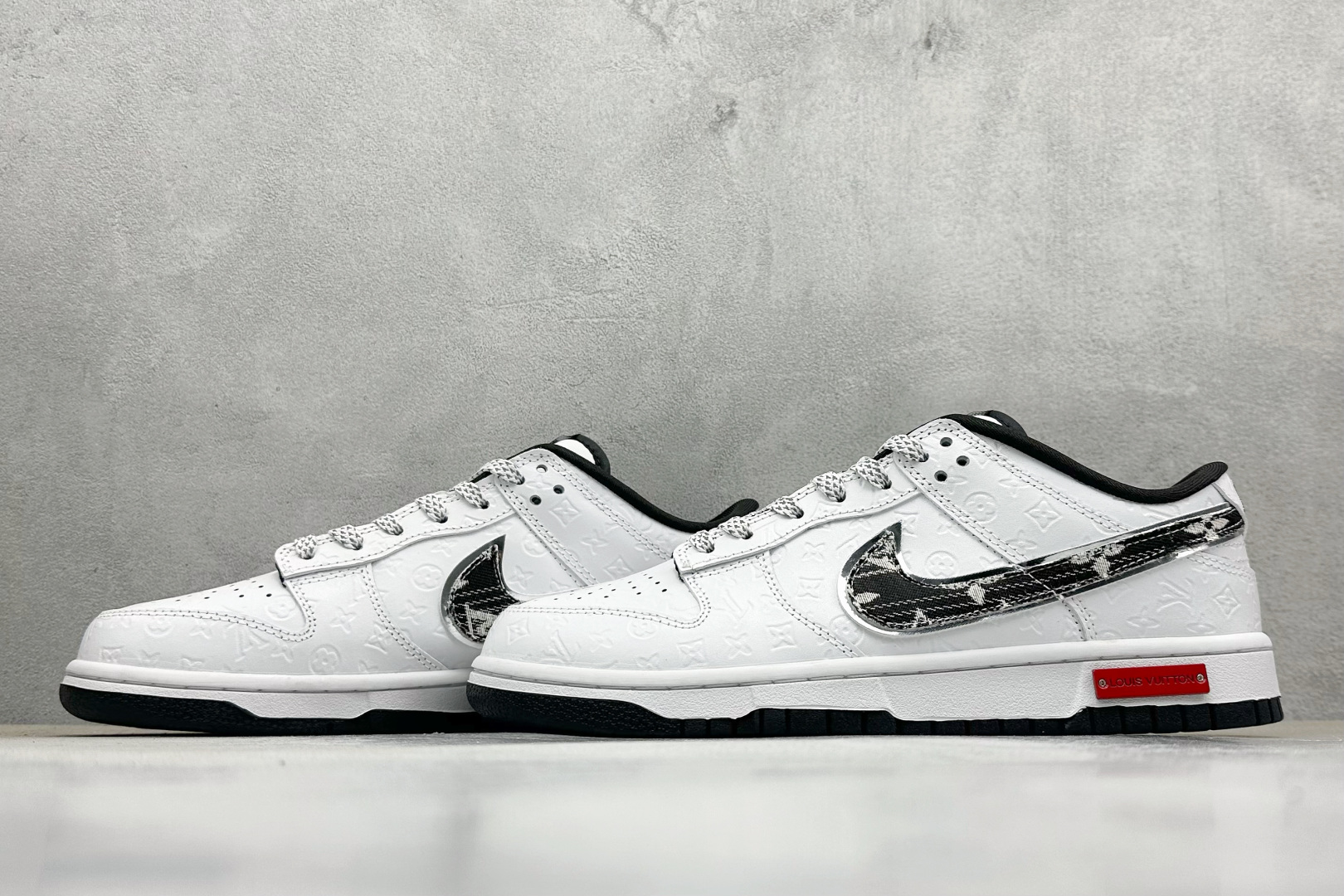 240 NIKE SB Dunk Low RETRO x Louis Vuitt白黑牛仔满印  DS6608-002