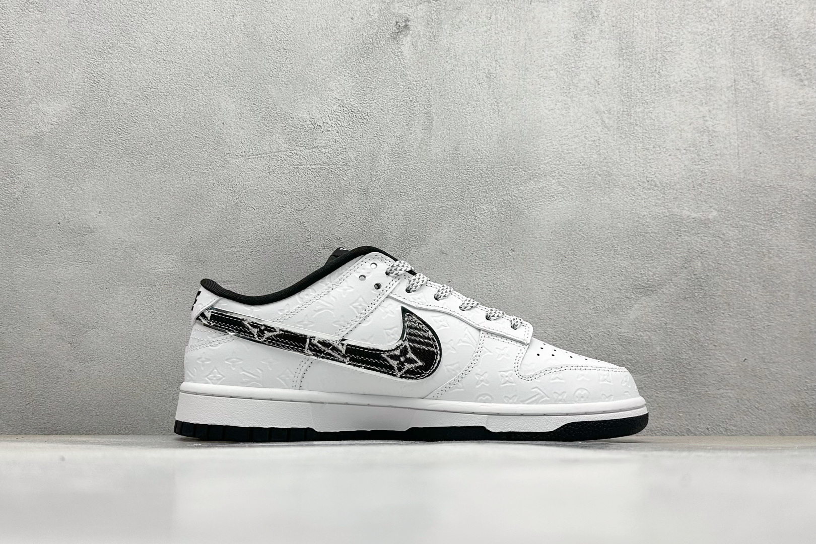 240 NIKE SB Dunk Low RETRO x Louis Vuitt白黑牛仔满印  DS6608-002