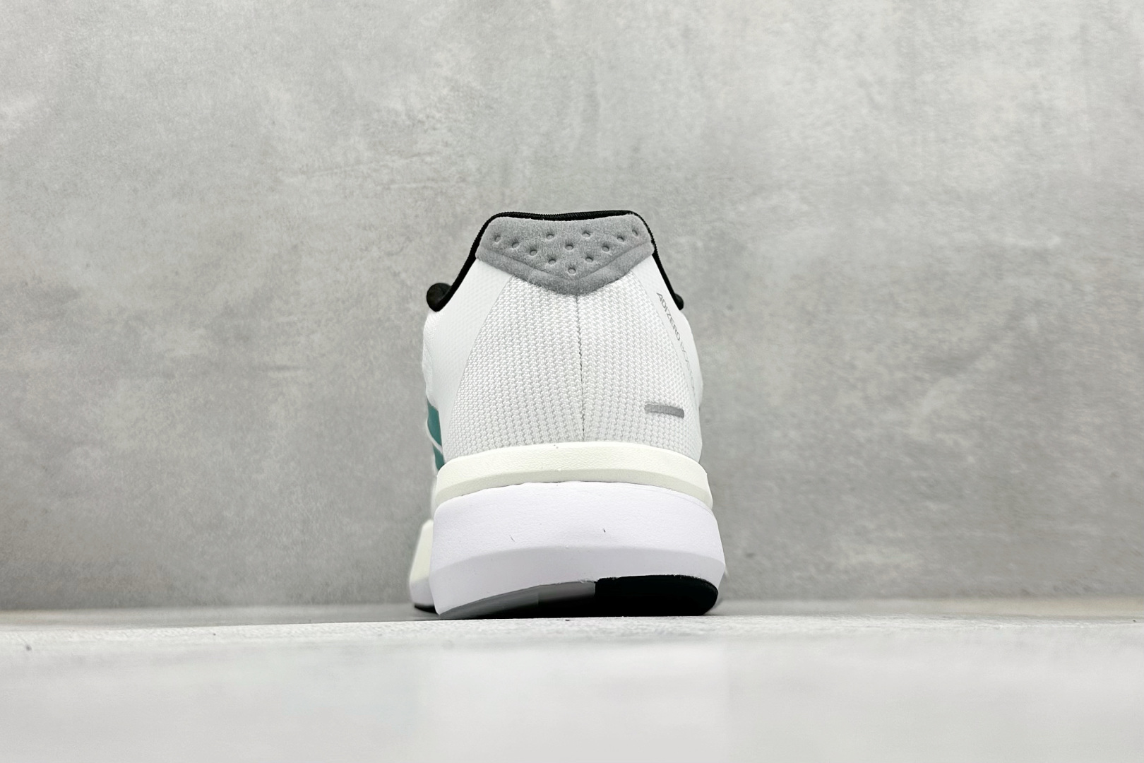 220 RS版AdidADIZERO BOST13 泡棉搭配碳纤维板 缓震透气跑步鞋 JR4791