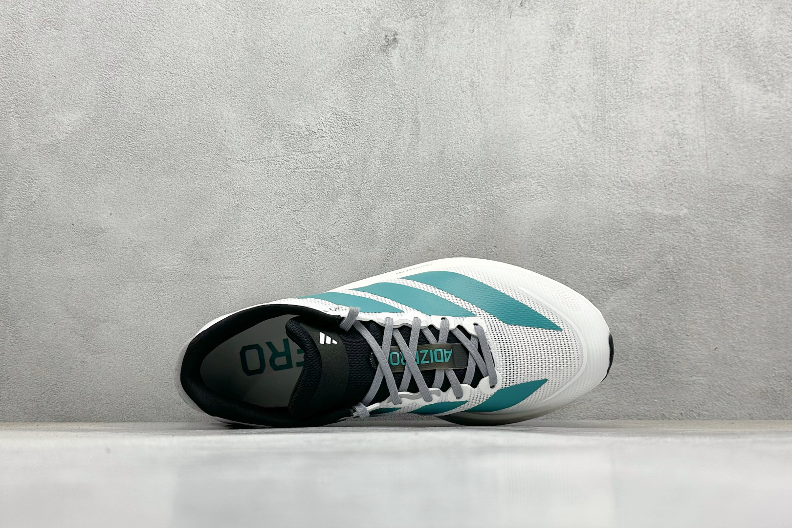 220 RS版AdidADIZERO BOST13 泡棉搭配碳纤维板 缓震透气跑步鞋 JR4791