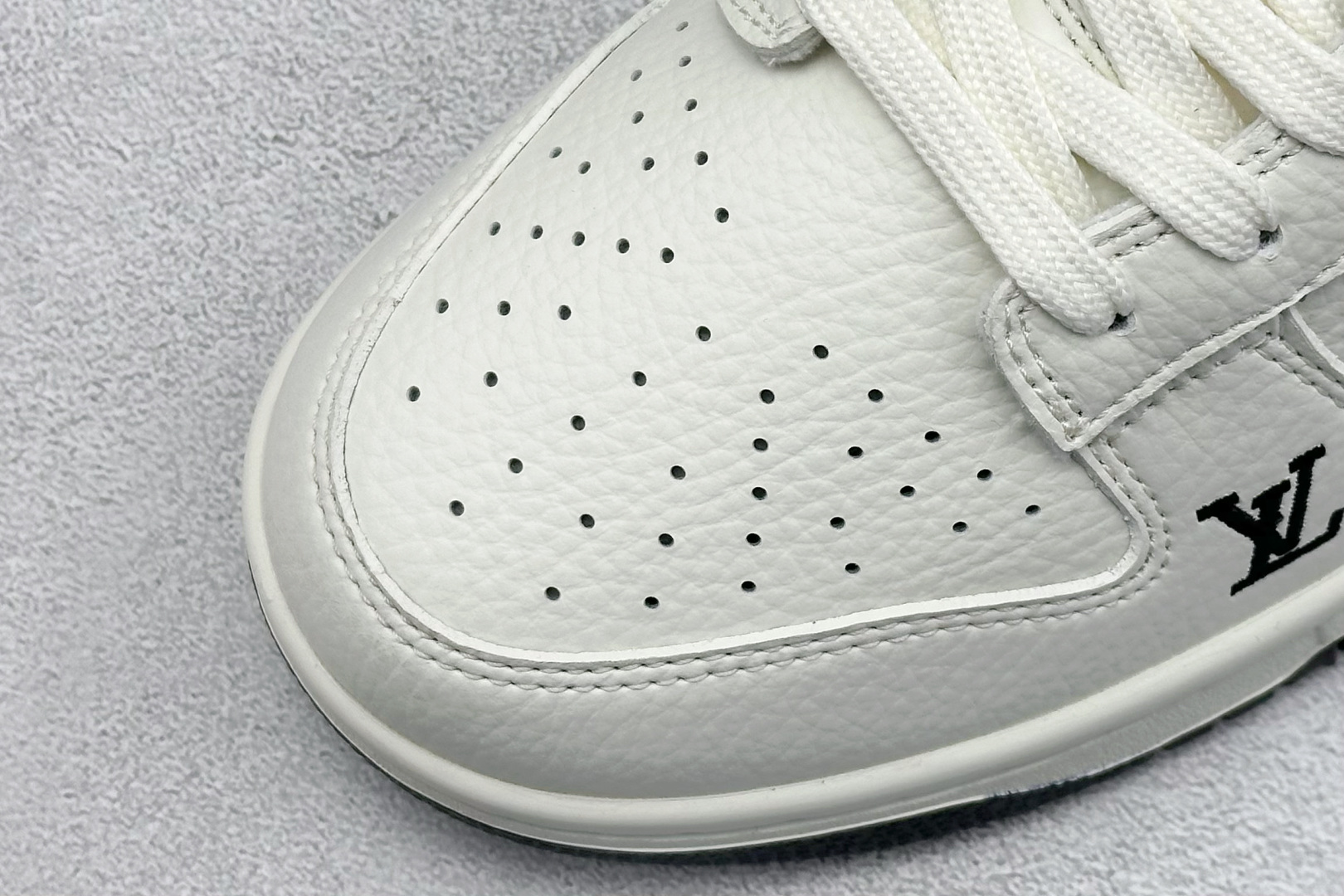 280 SC版Nike SB Dunk Low LV拉布布 三方联名 白碳黑 高端定制 低帮休闲板鞋  SC0601-455