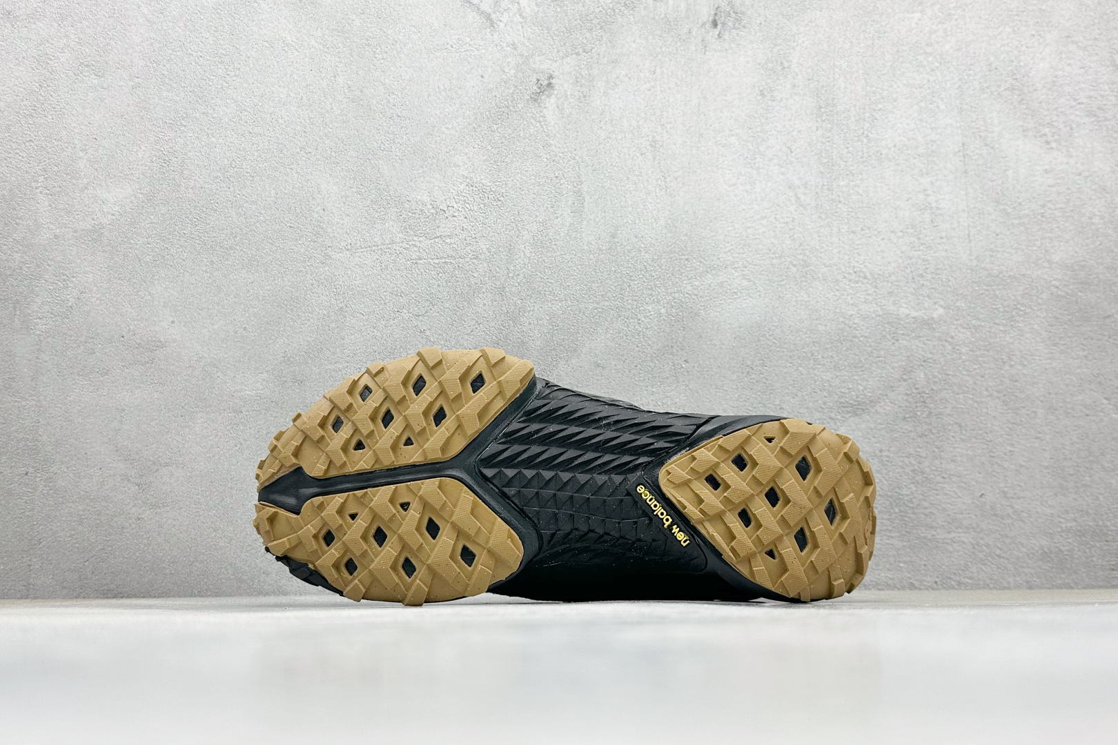 200 XC版New Balance NB MT10O 舒适时尚 减震耐磨 低帮 生活休闲鞋  MTM10LKI