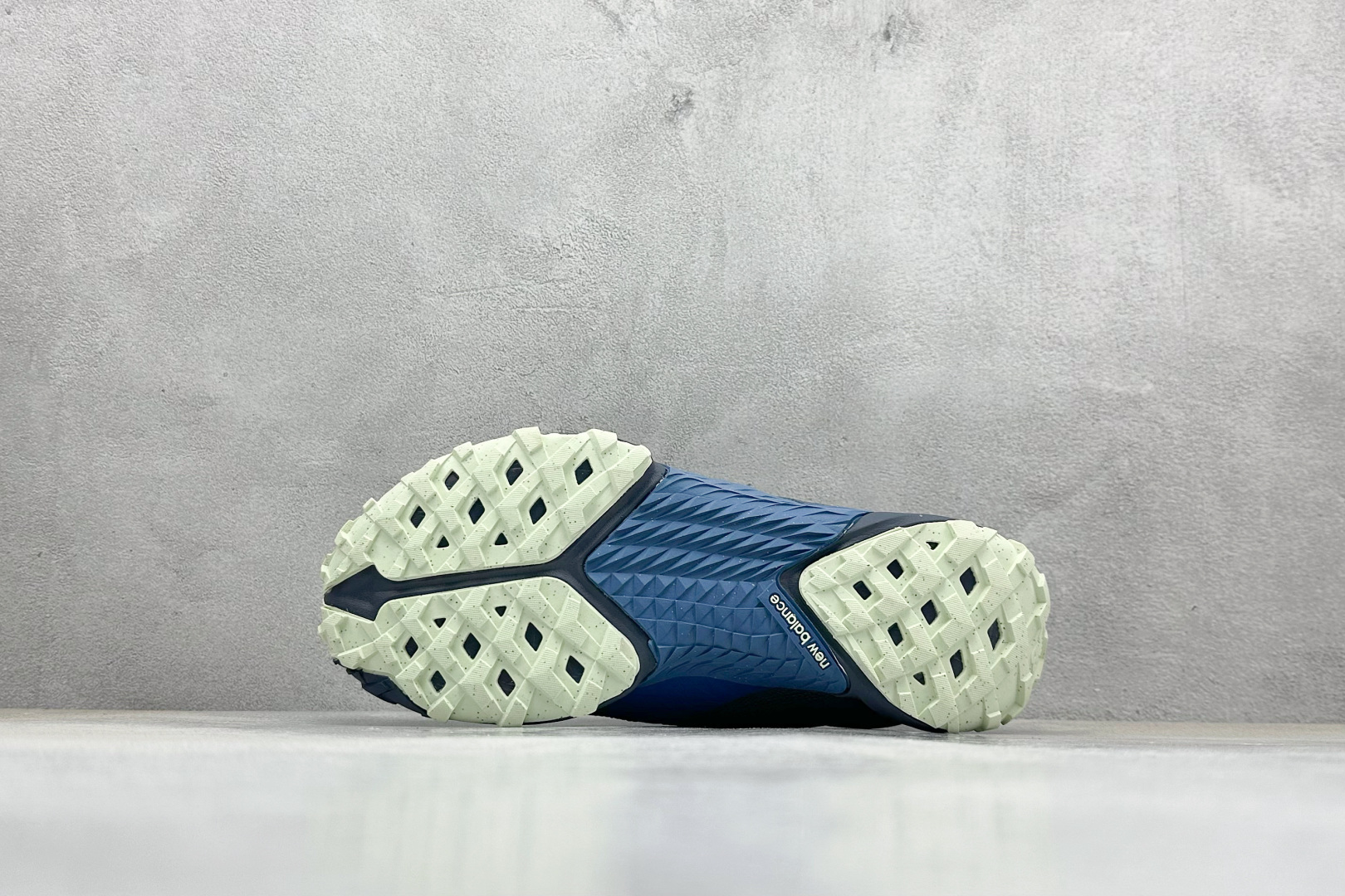 200 XC版New Balance NB MT10O 舒适时尚 减震耐磨 低帮 生活休闲鞋  MTM10CL1