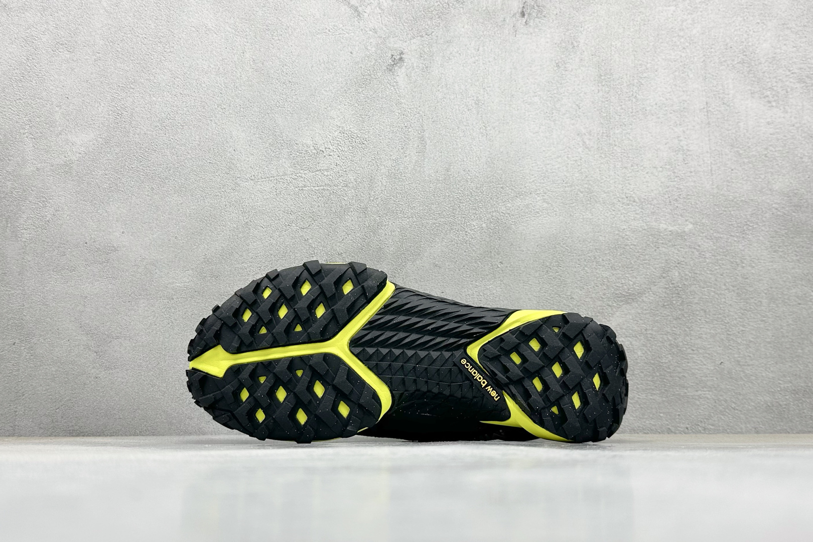 200 XC版New Balance NB MT10O 舒适时尚 减震耐磨 低帮 生活休闲鞋  MTM10LY1