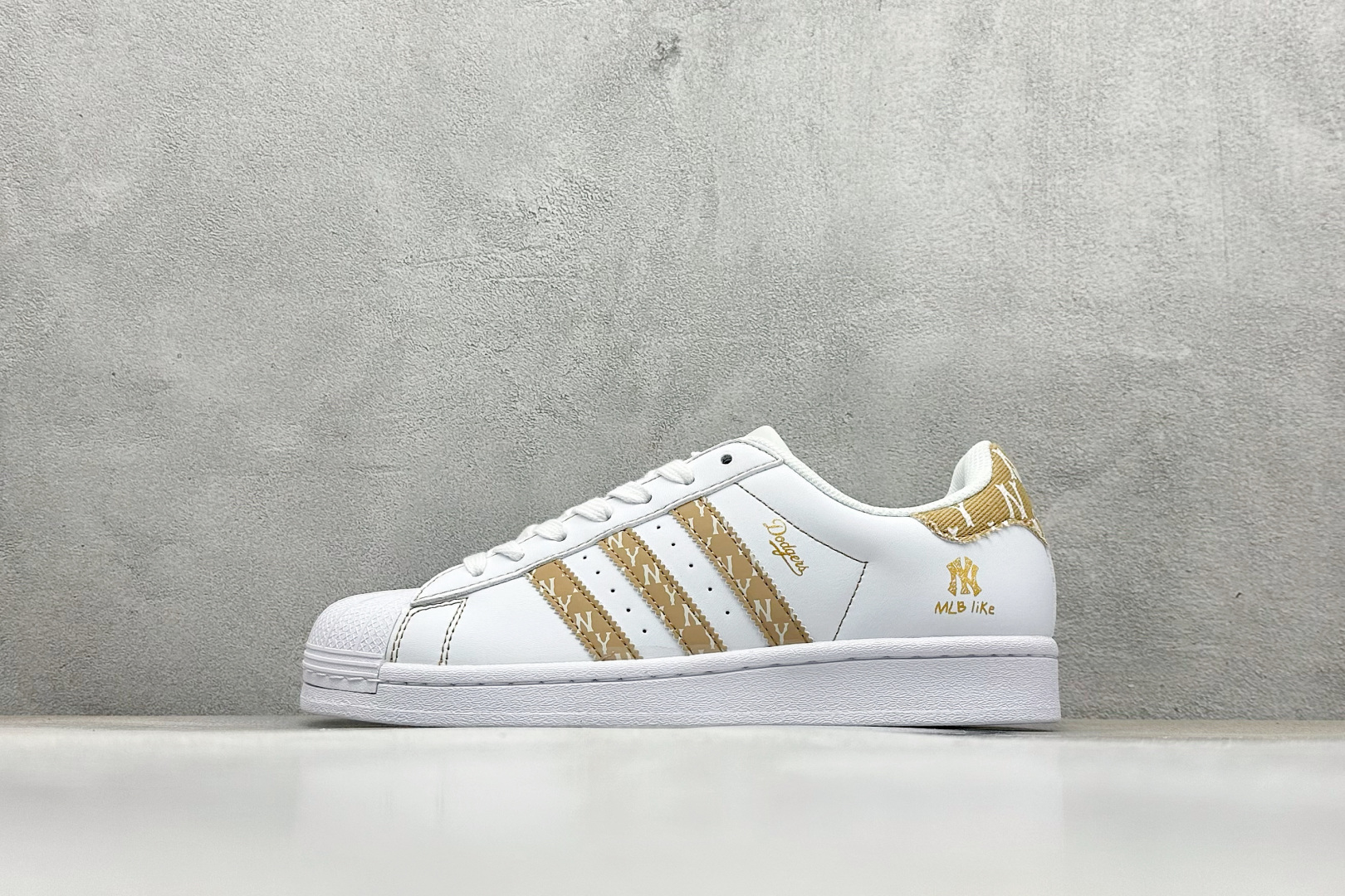 220 AD Originals Superstar x MLB 白黄  BZ2534