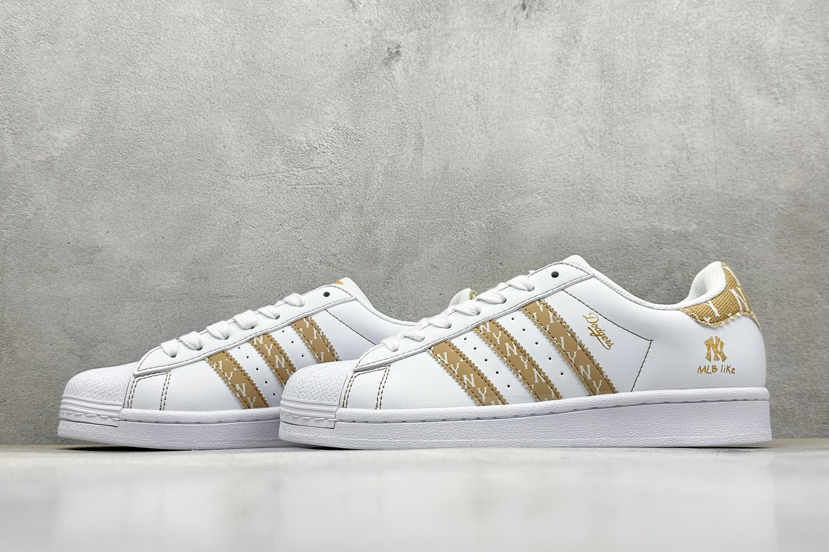 220 AD Originals Superstar x MLB 白黄  BZ2534